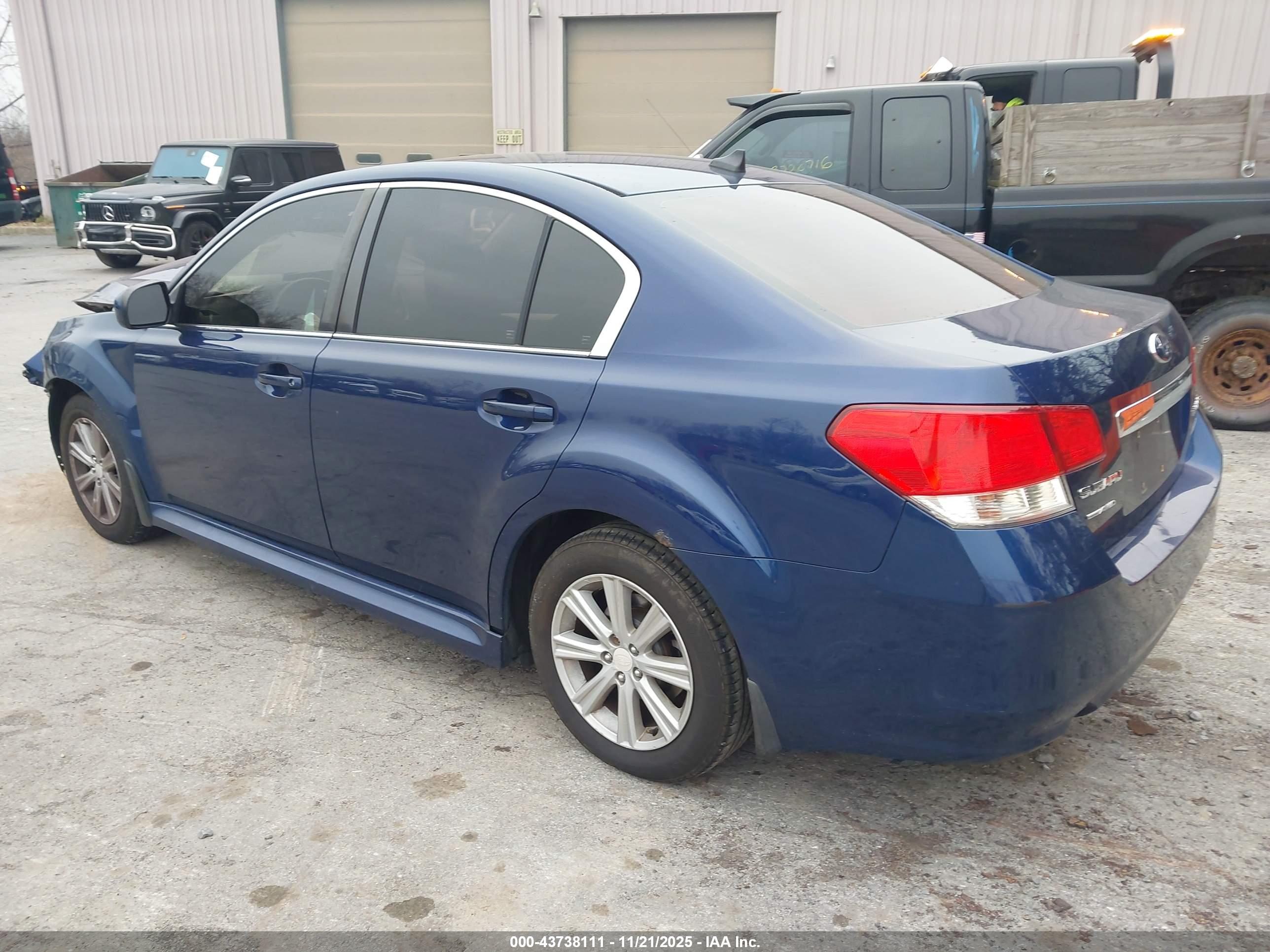 SUBARU LEGACY image 3