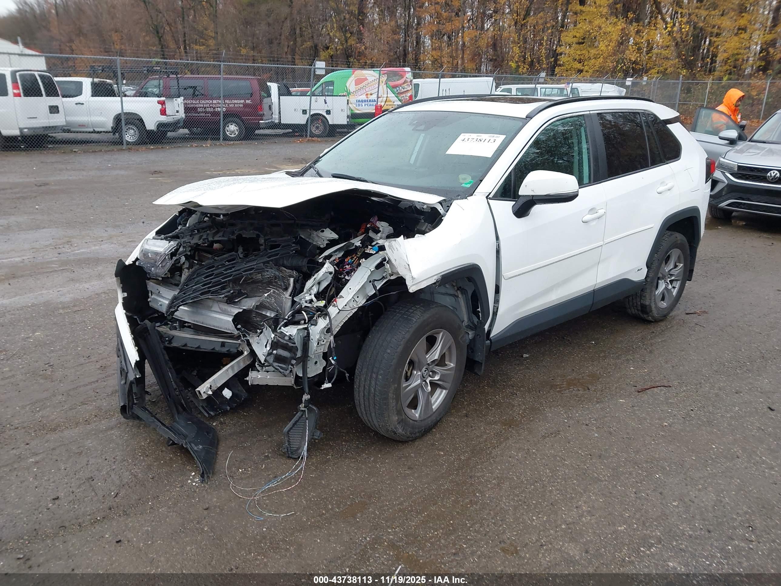 TOYOTA RAV4 image 2