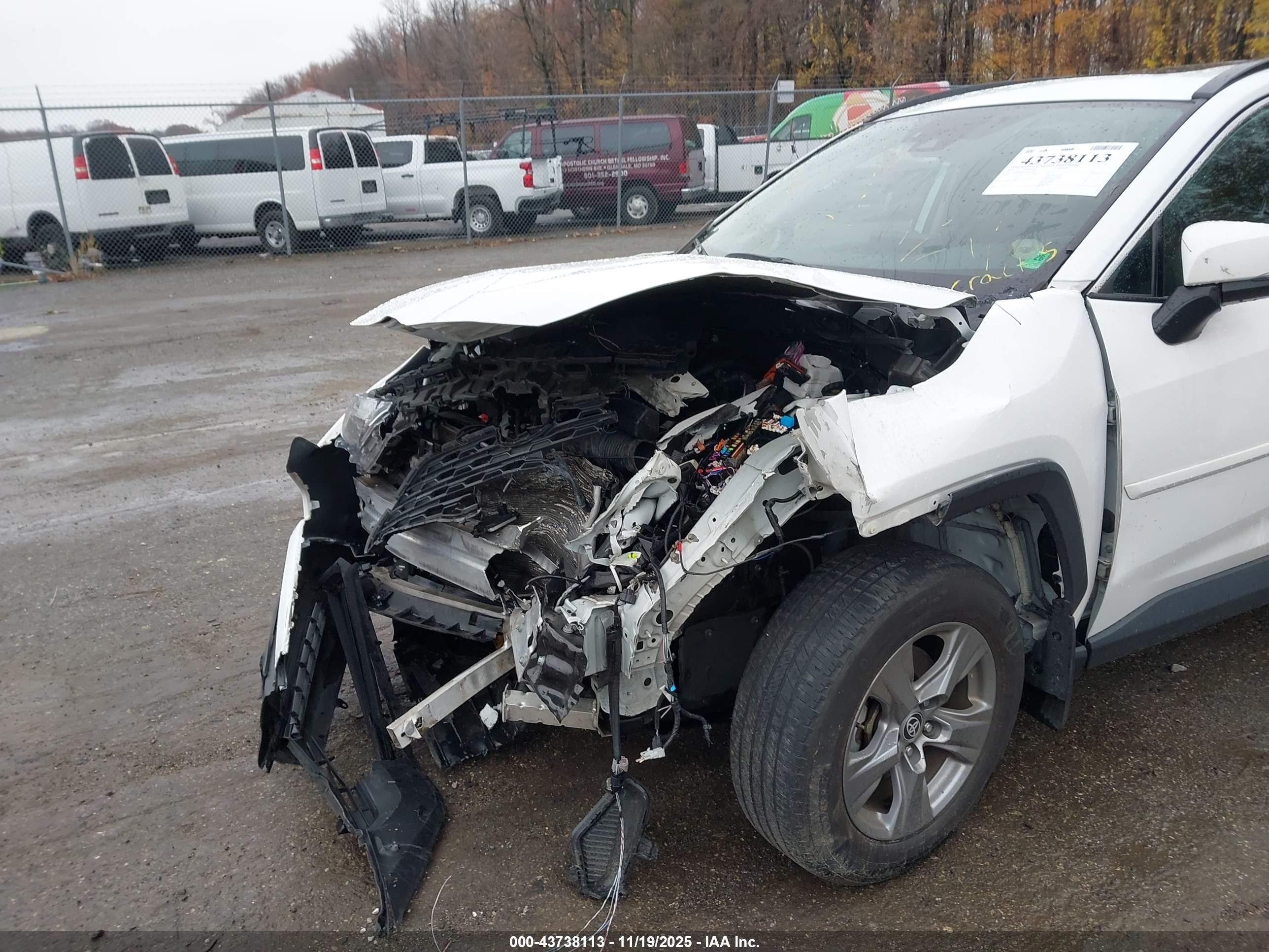 TOYOTA RAV4 image 6