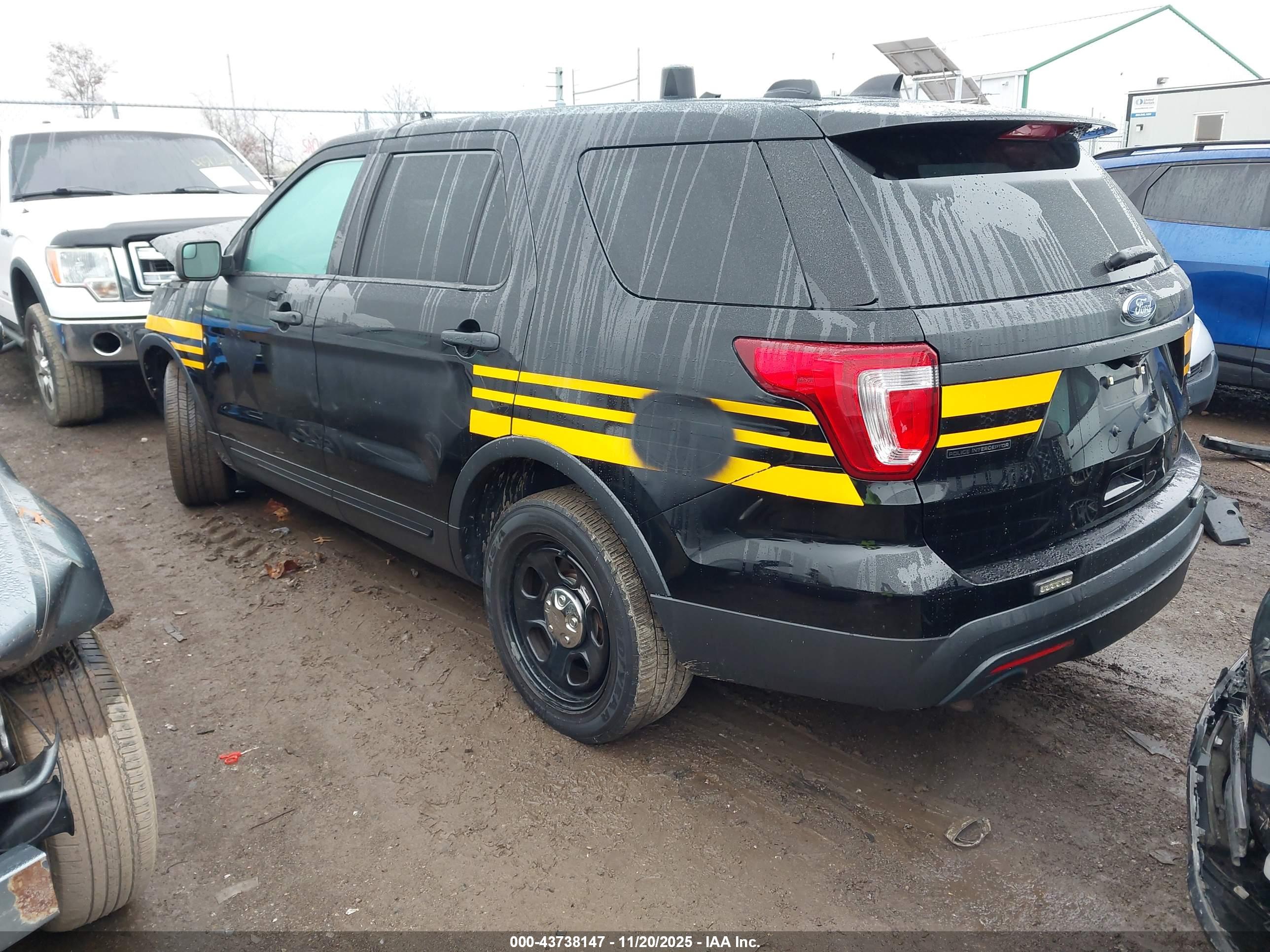 FORD UTILITY image 3
