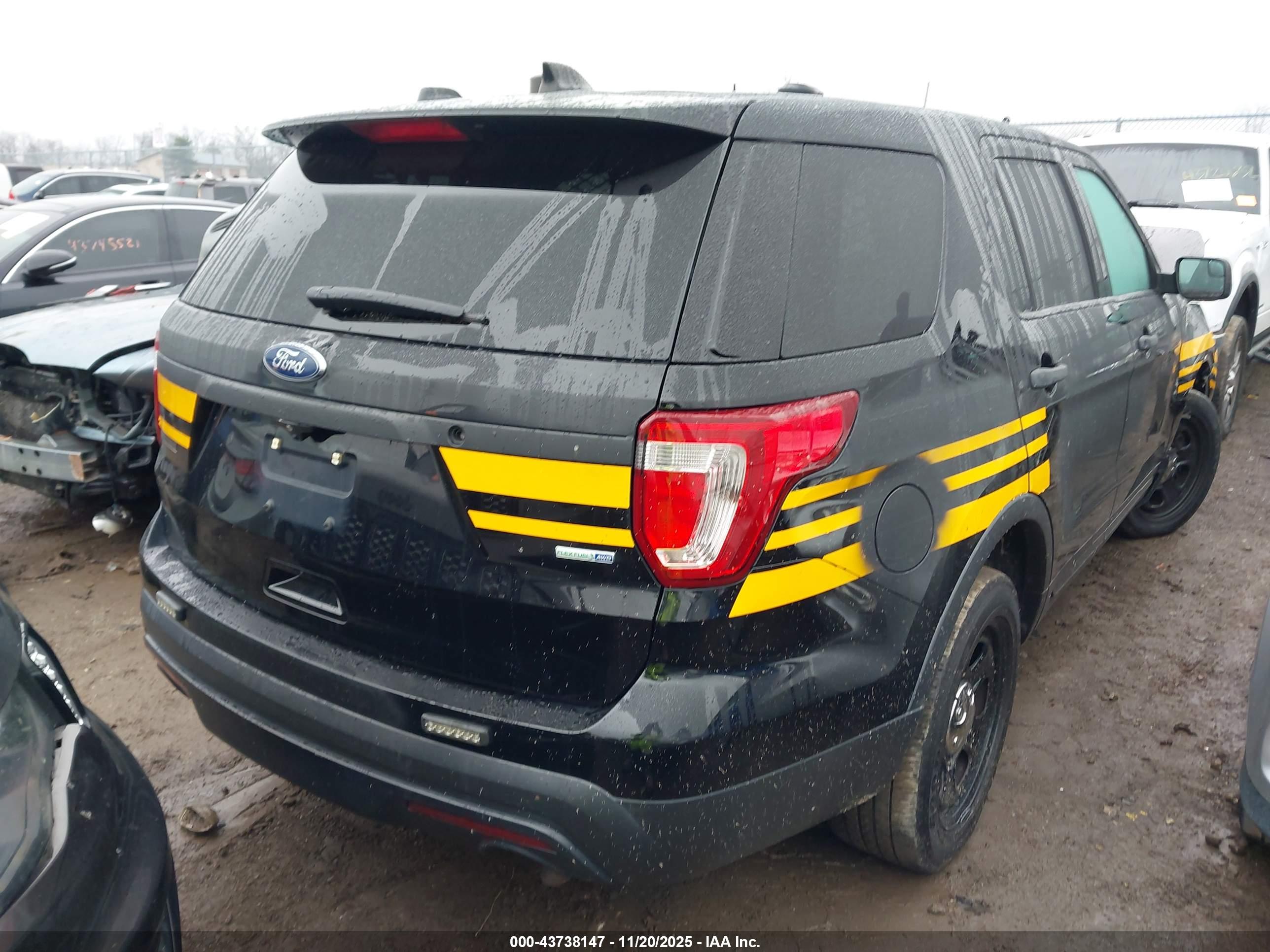 FORD UTILITY image 4