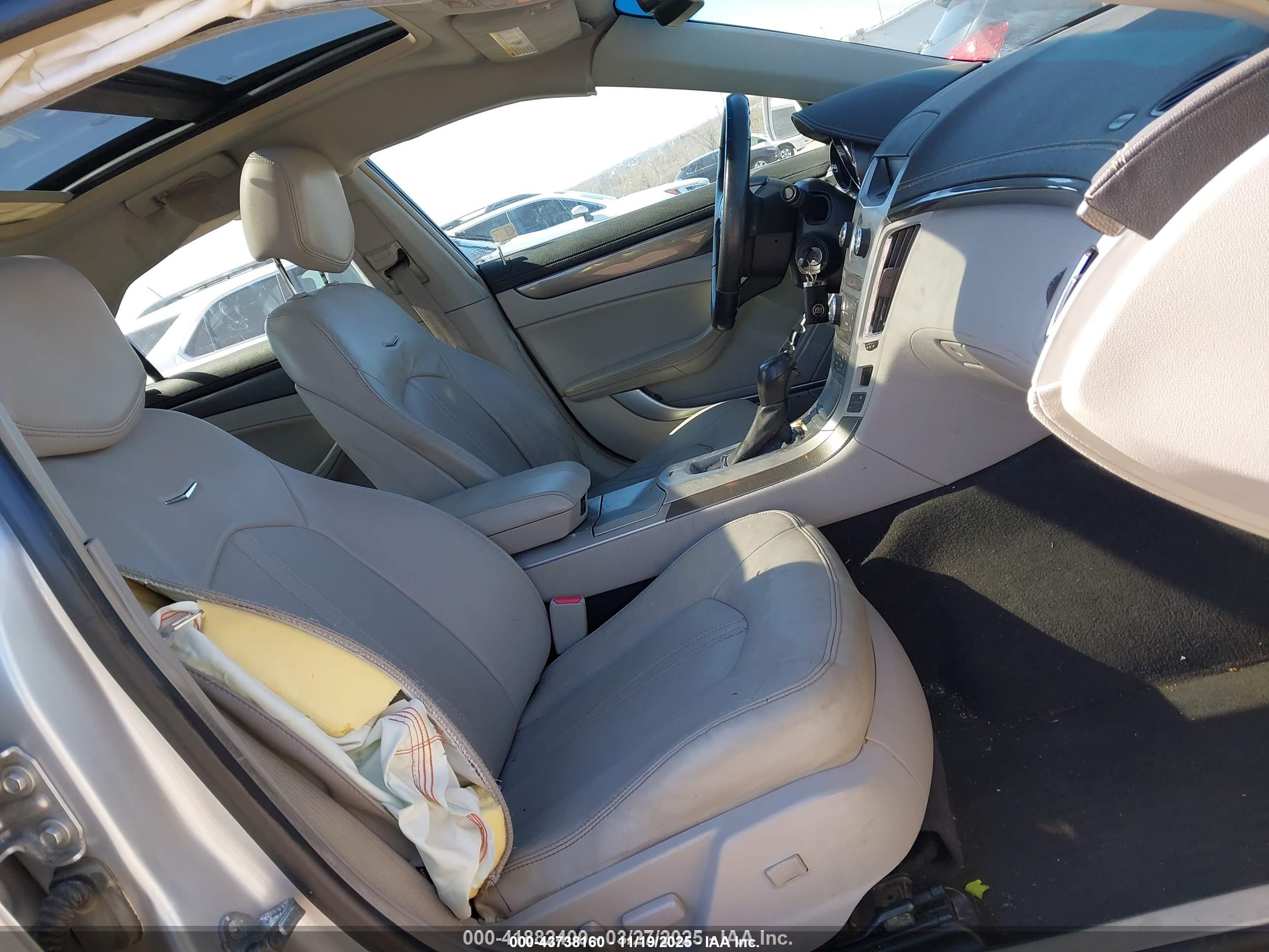 CADILLAC CTS image 5