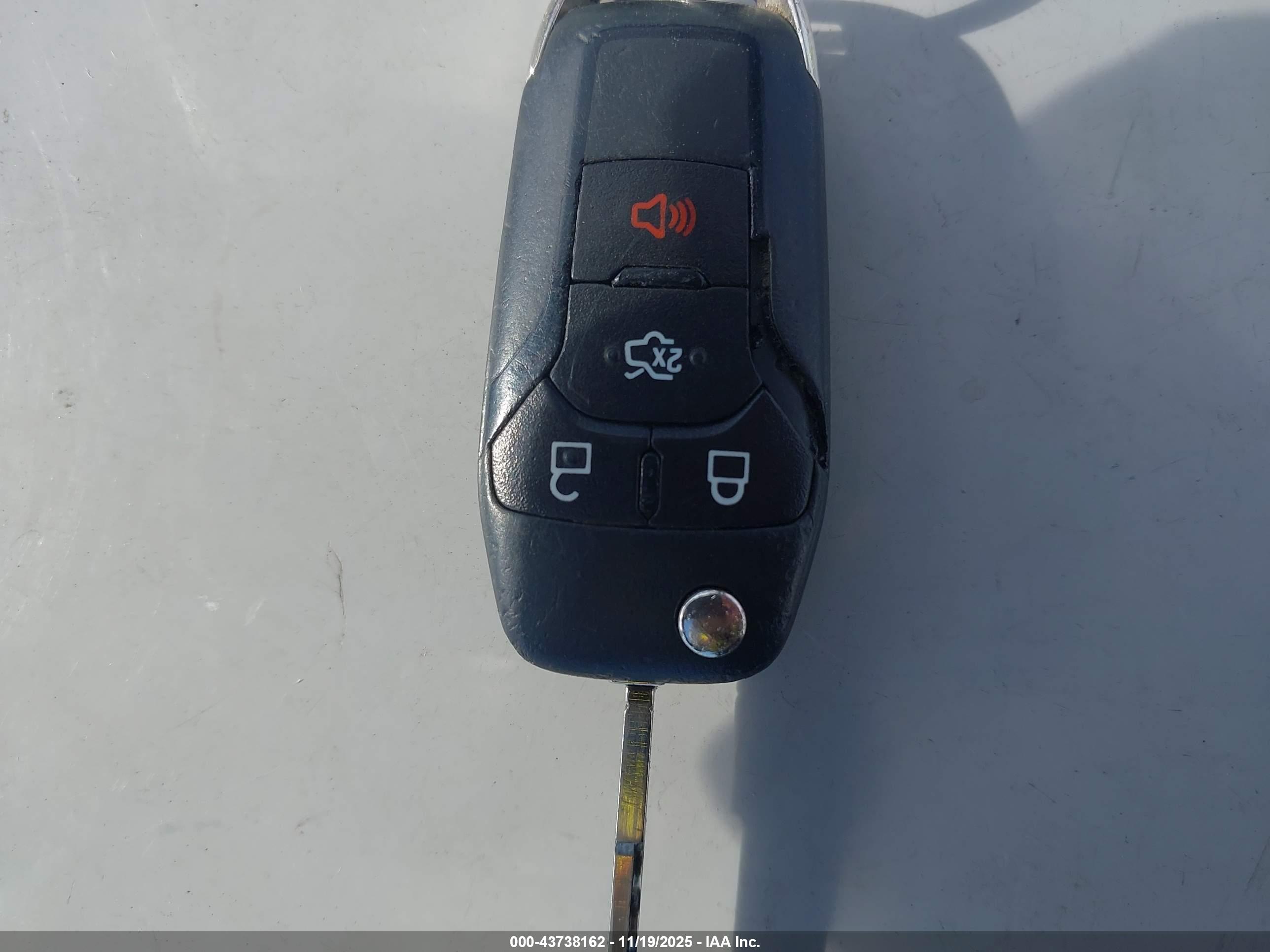 FORD FUSION image 11