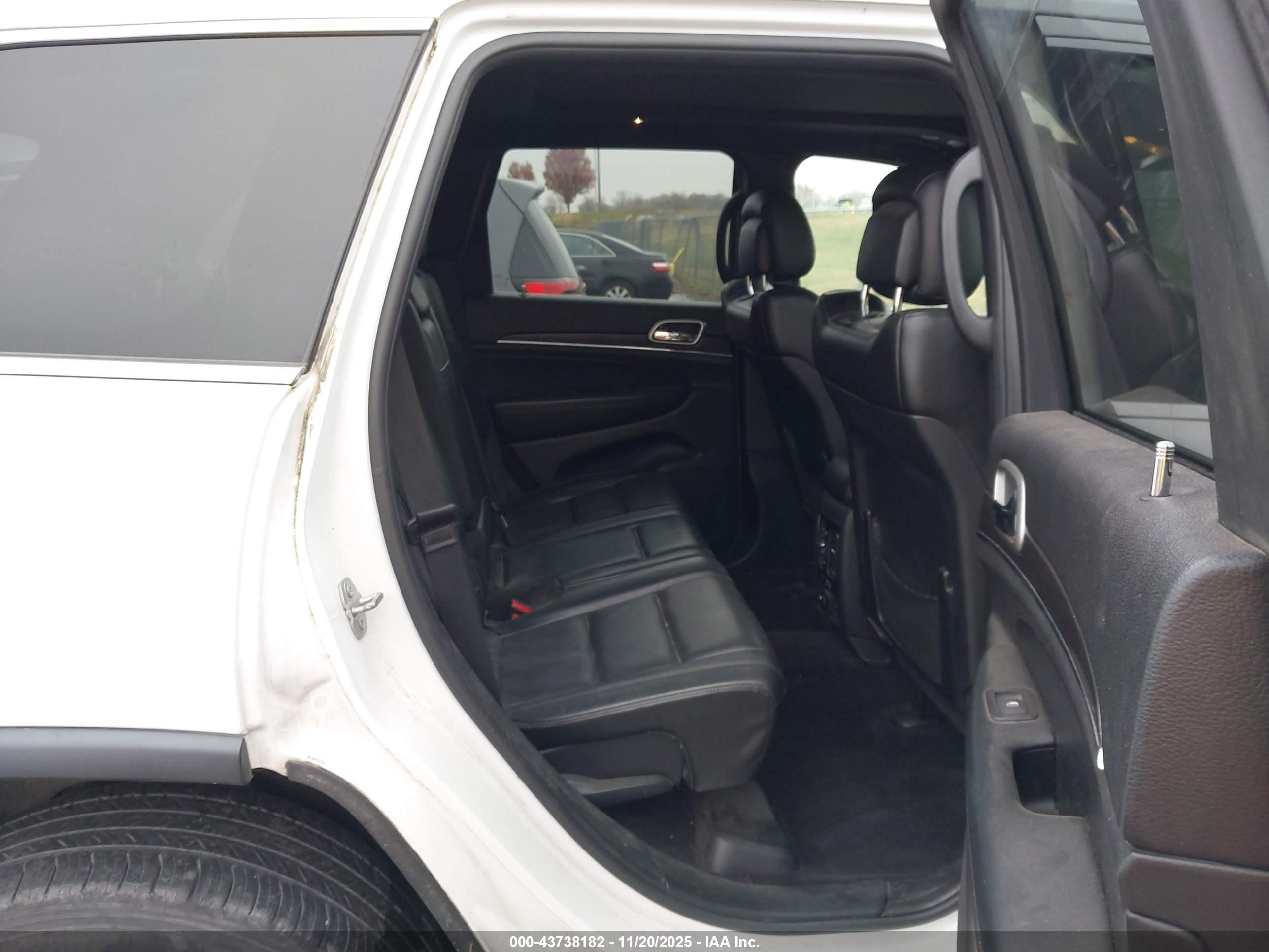 JEEP GRAND image 8