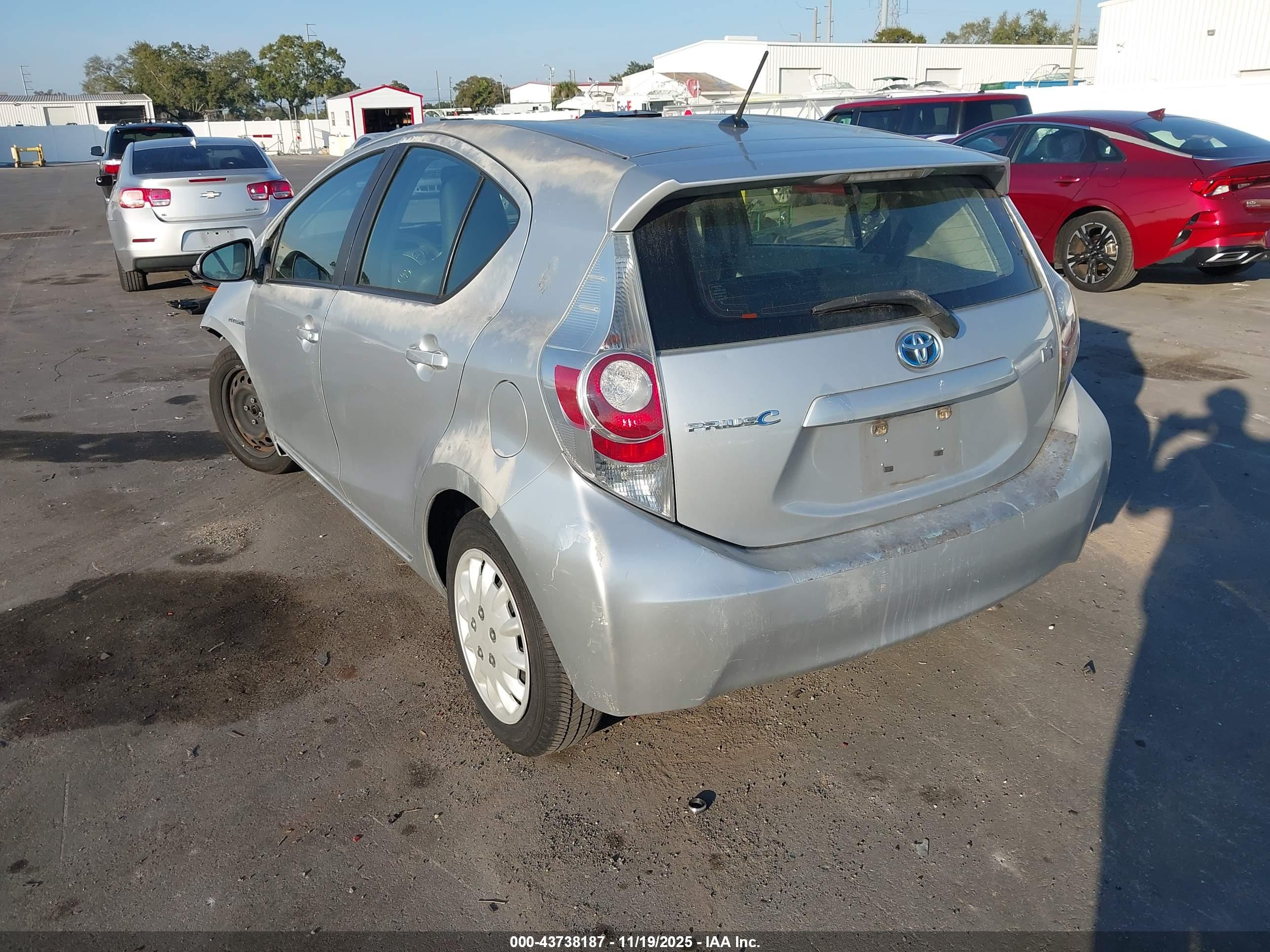 TOYOTA PRIUS image 3