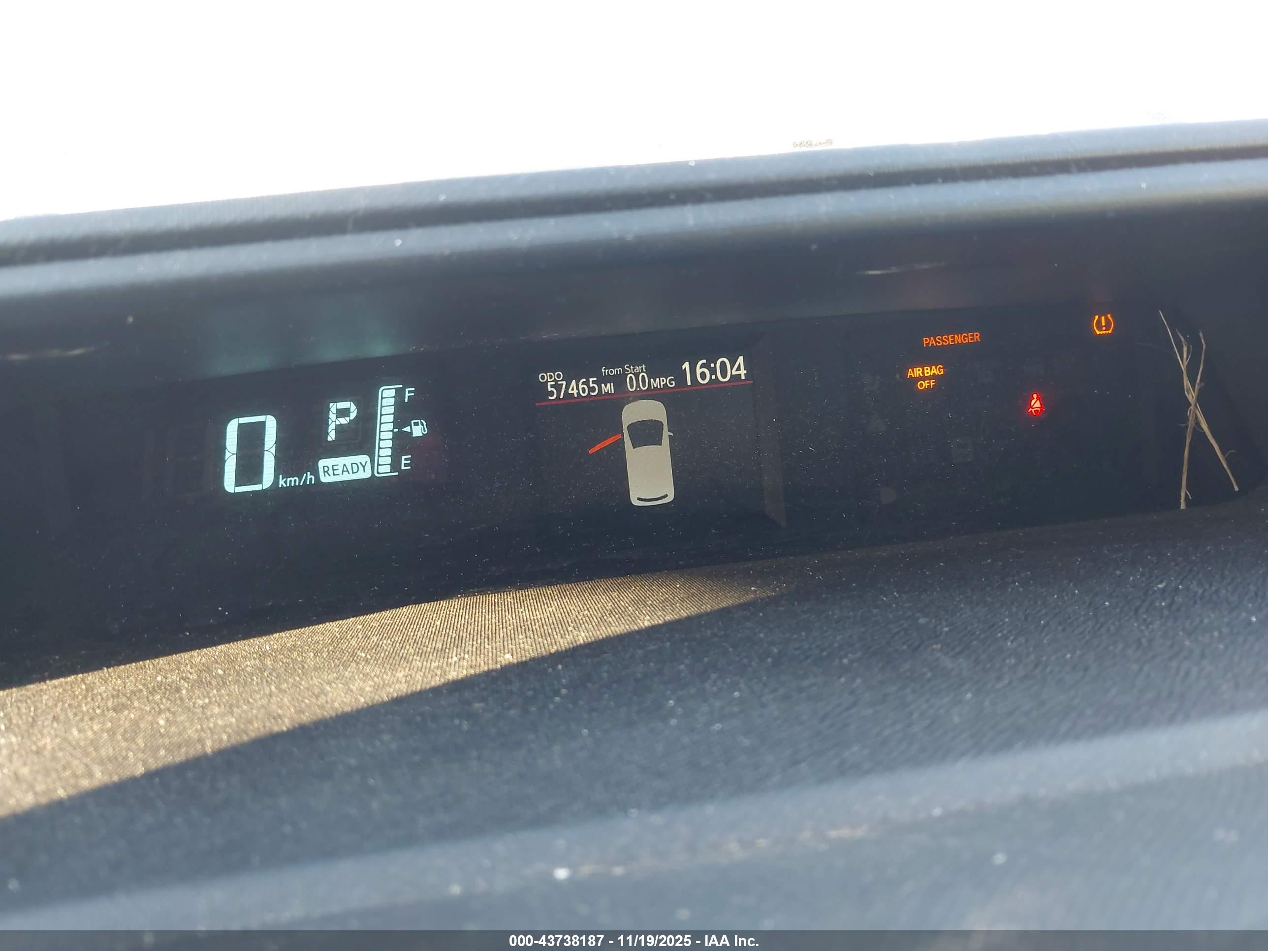 TOYOTA PRIUS image 7