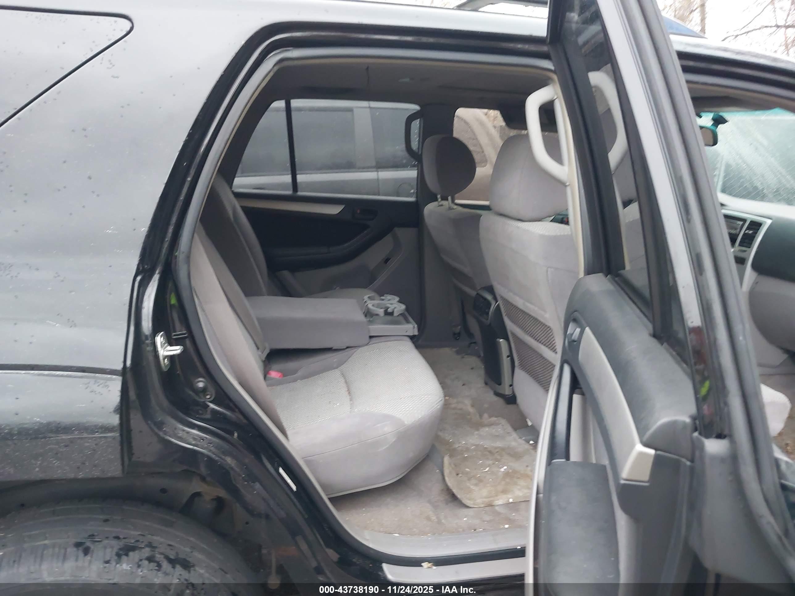 TOYOTA 4RUNNER image 8