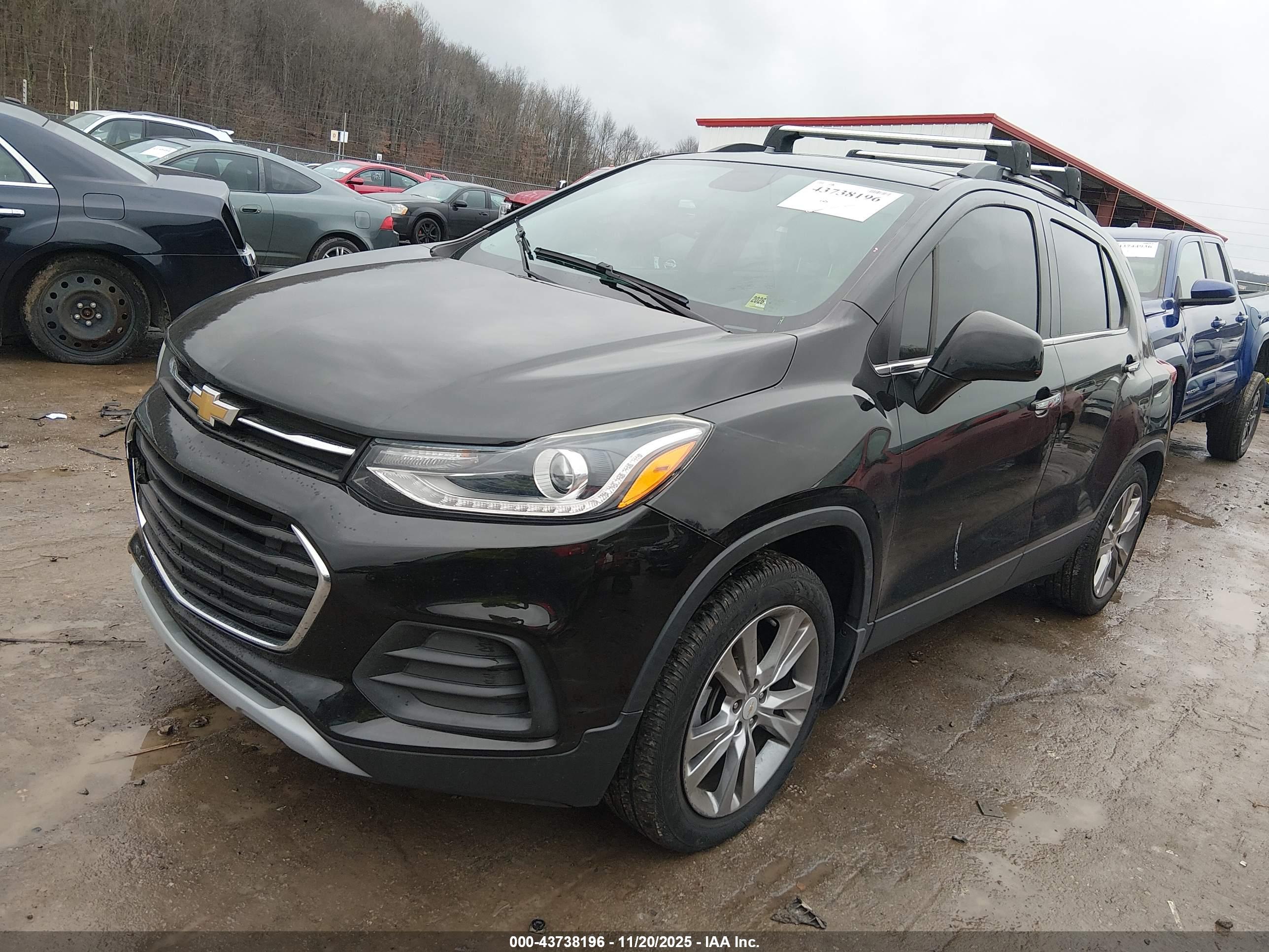 CHEVROLET TRAX image 2
