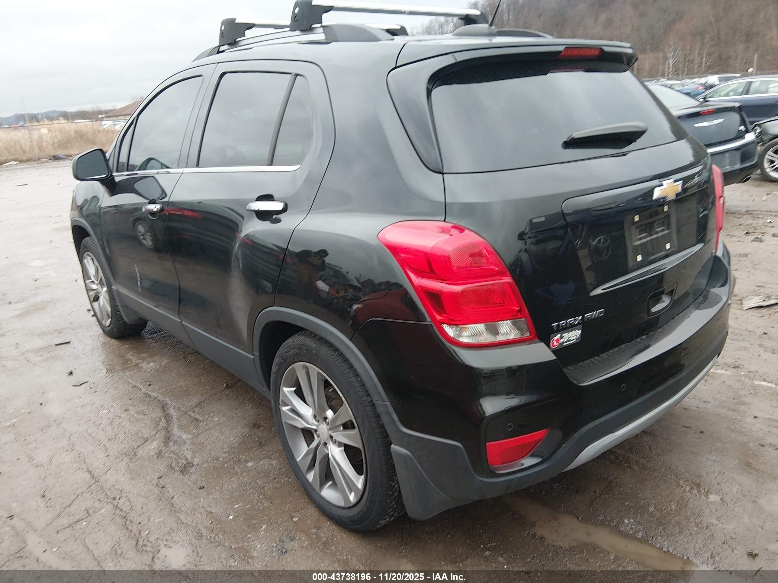CHEVROLET TRAX image 3