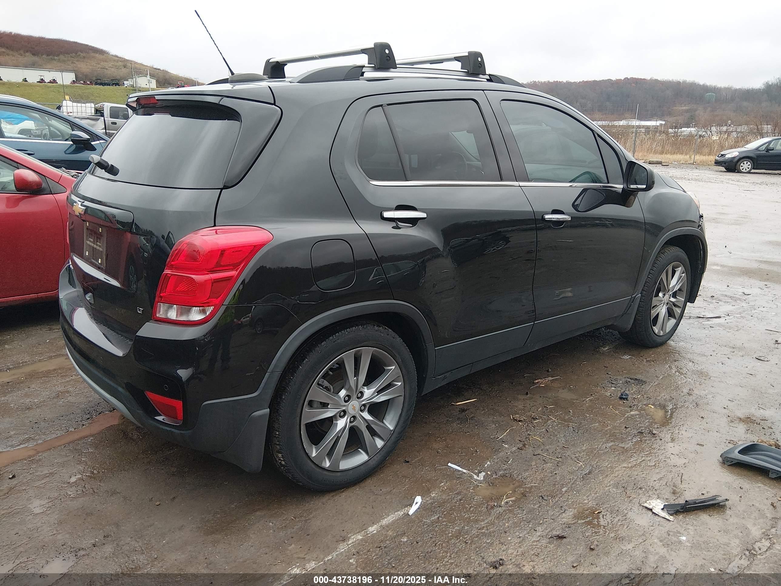 CHEVROLET TRAX image 4