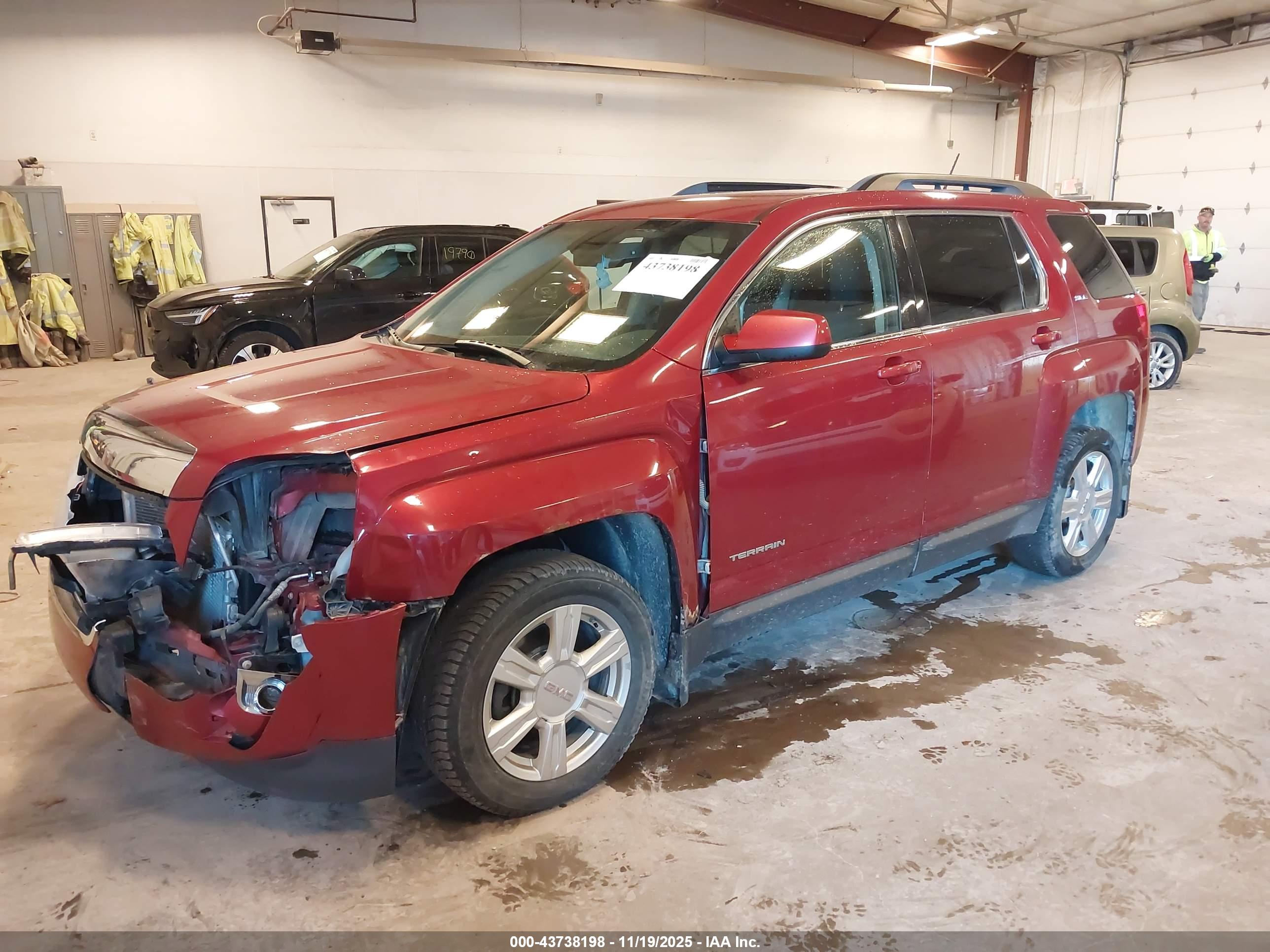 GMC TERRAIN image 2