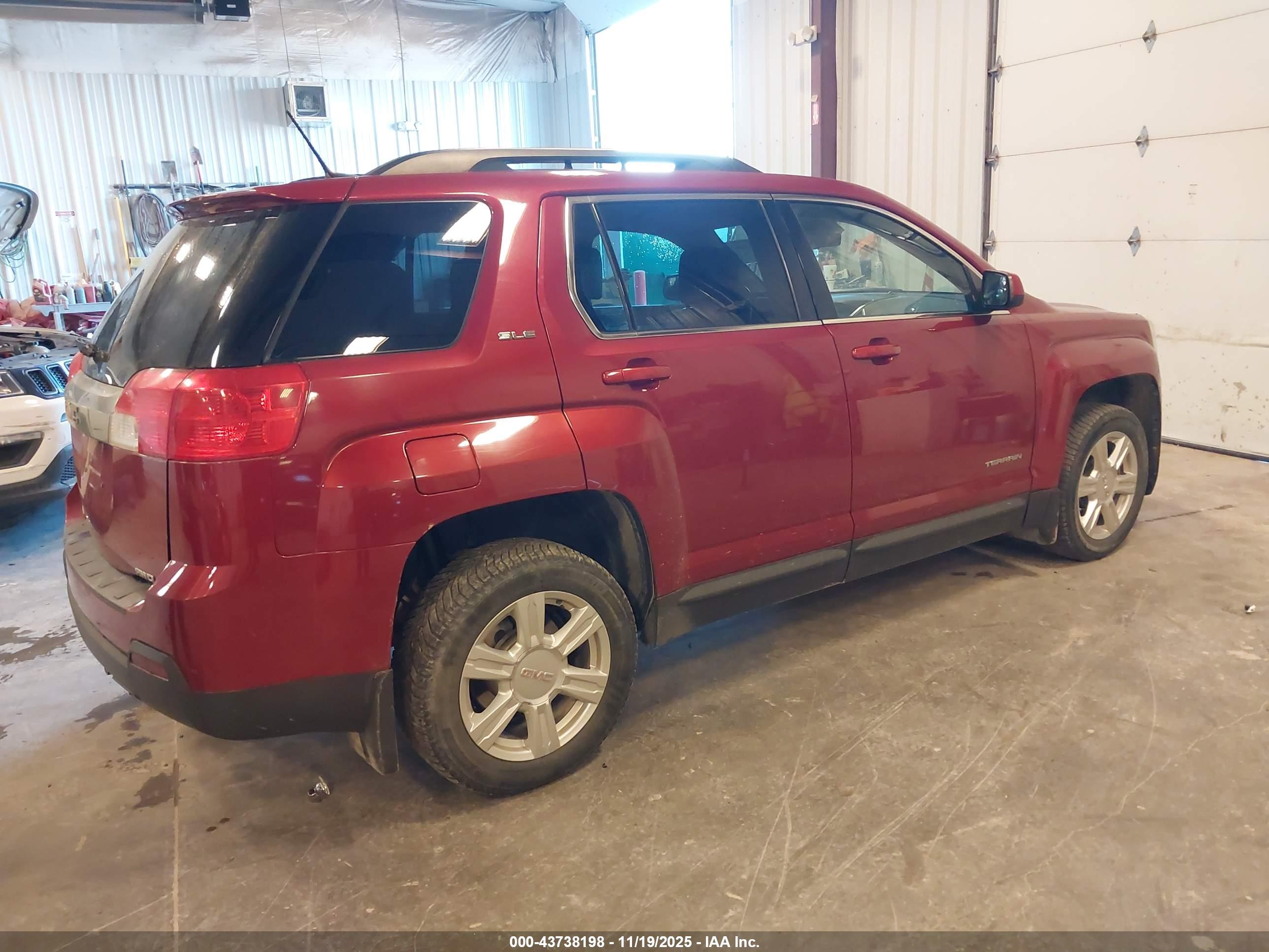 GMC TERRAIN image 4
