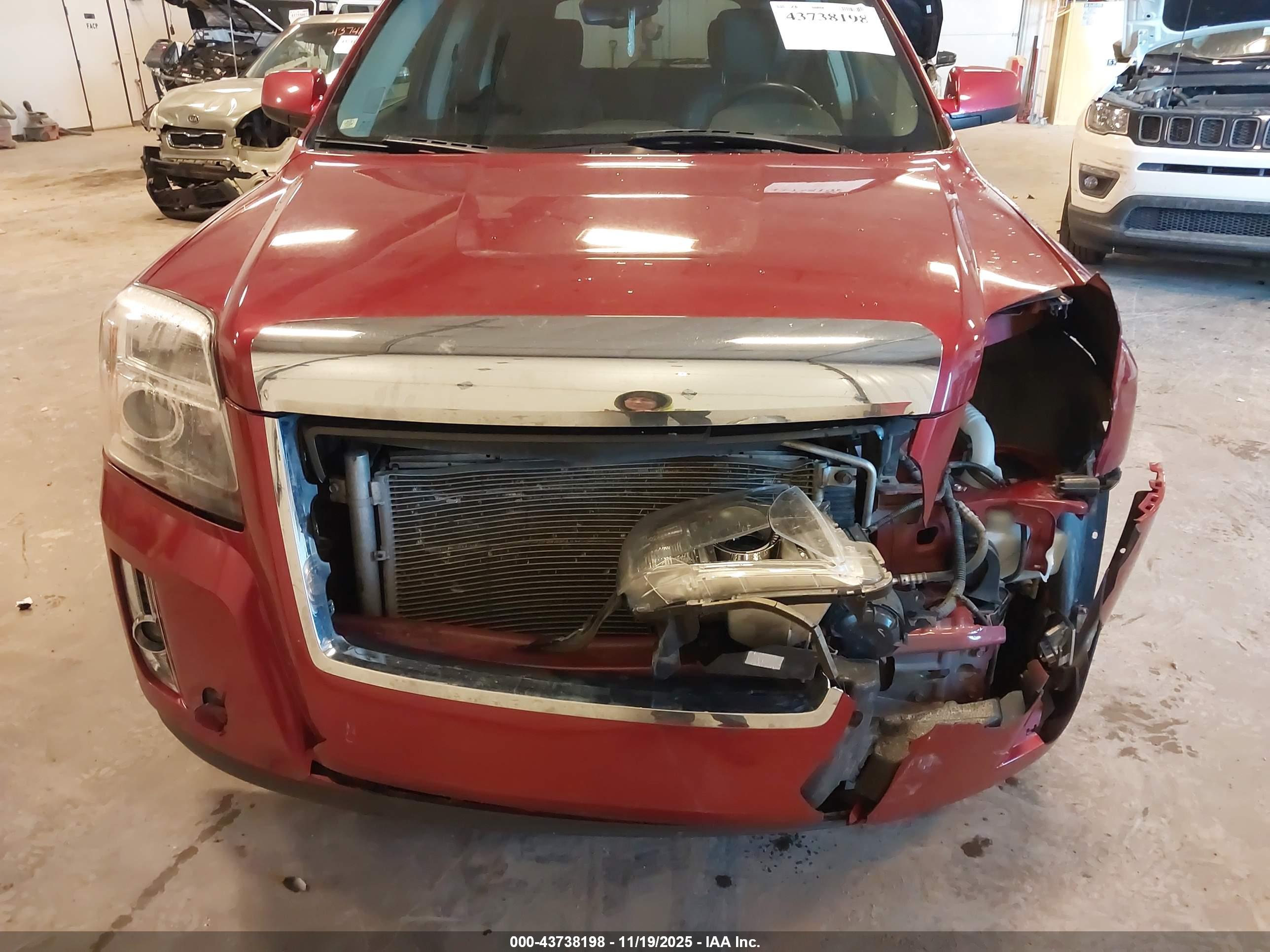 GMC TERRAIN image 6