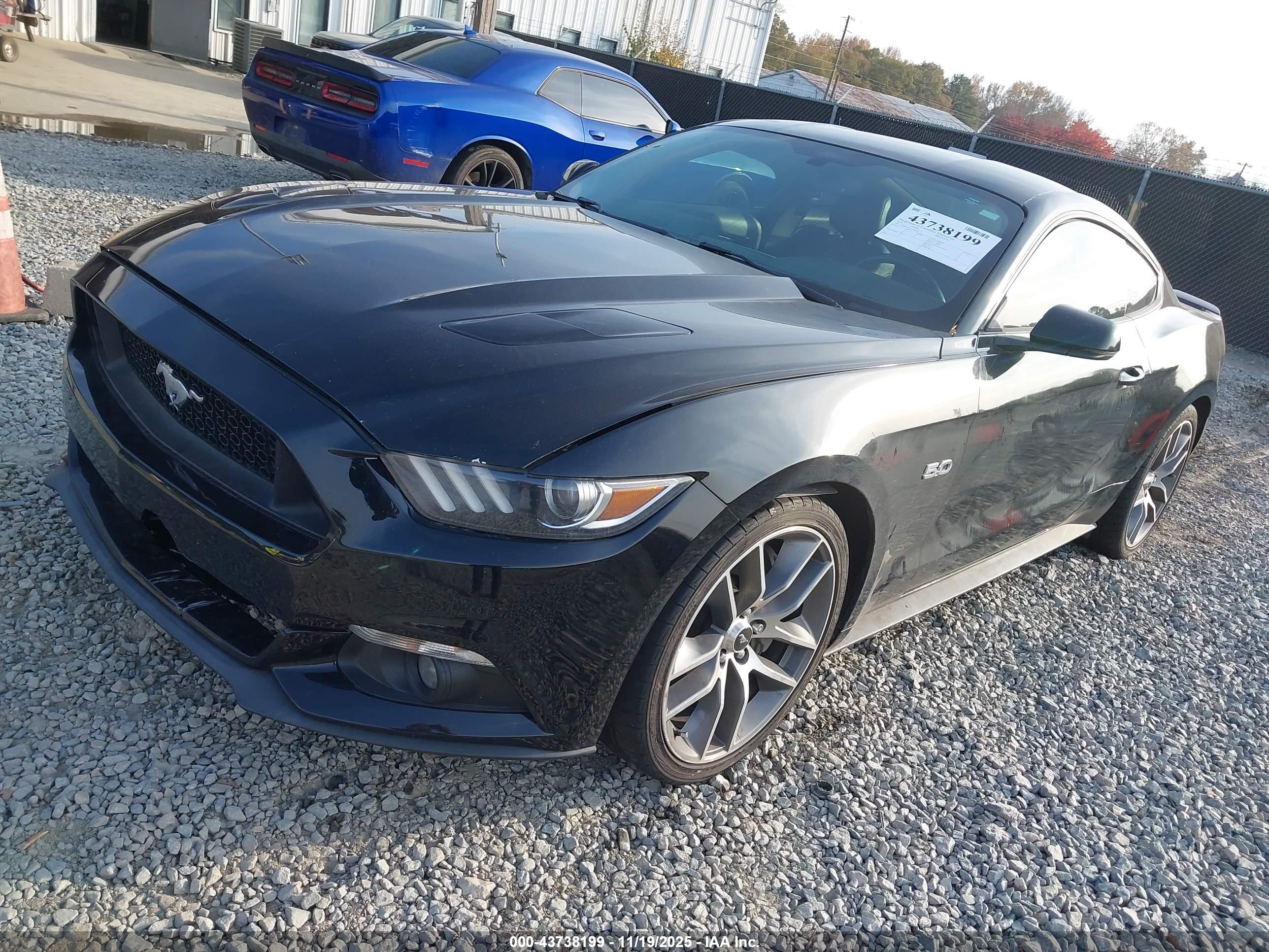 FORD MUSTANG image 2