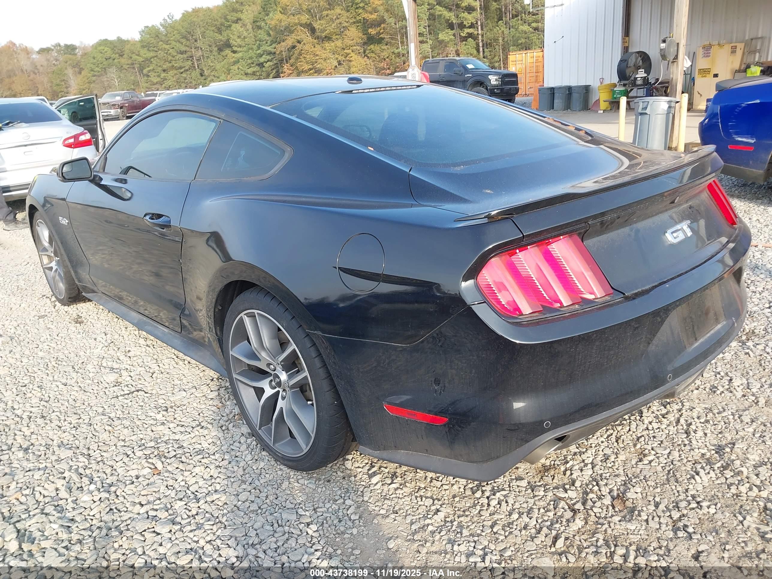 FORD MUSTANG image 3