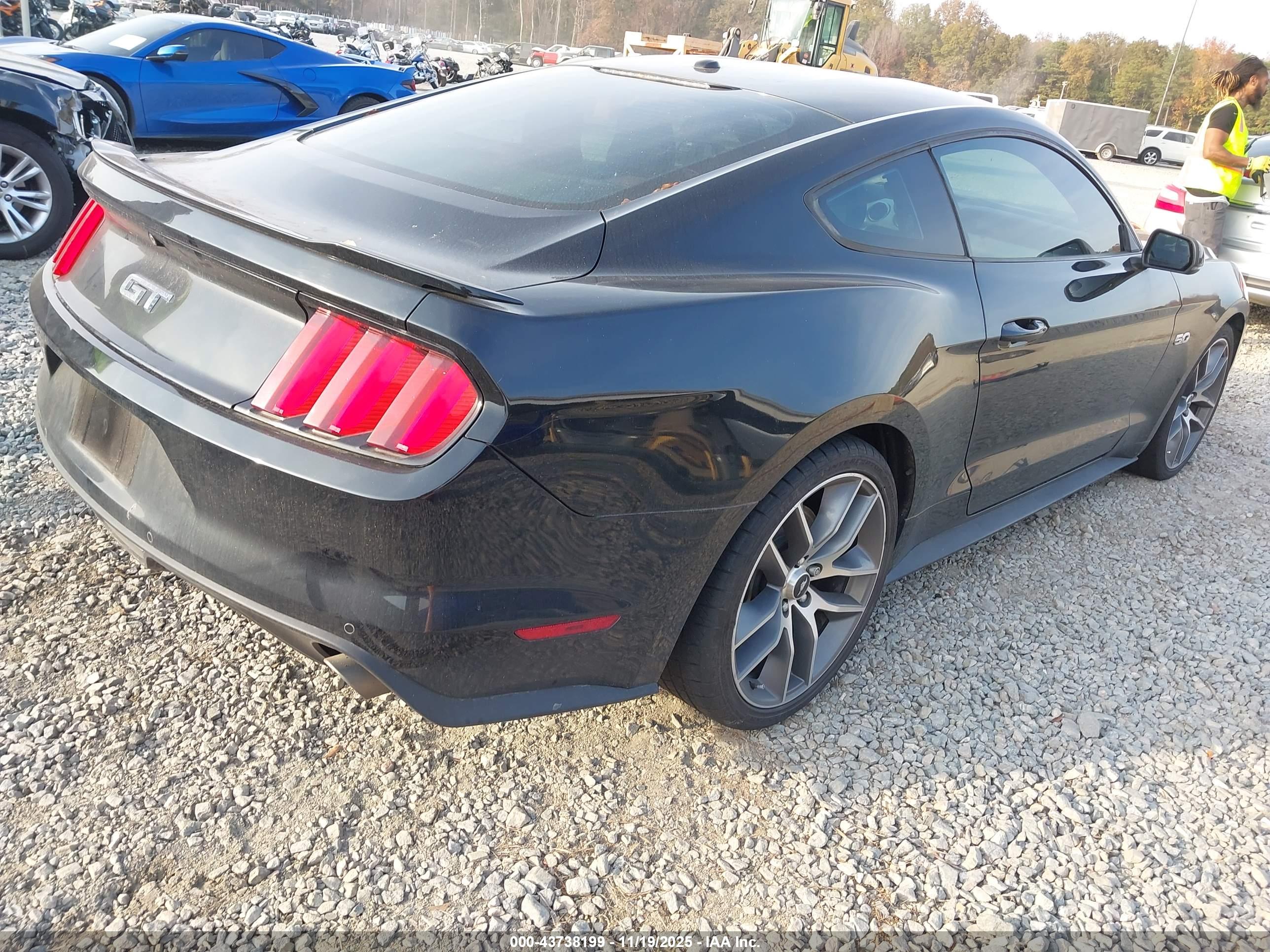 FORD MUSTANG image 4