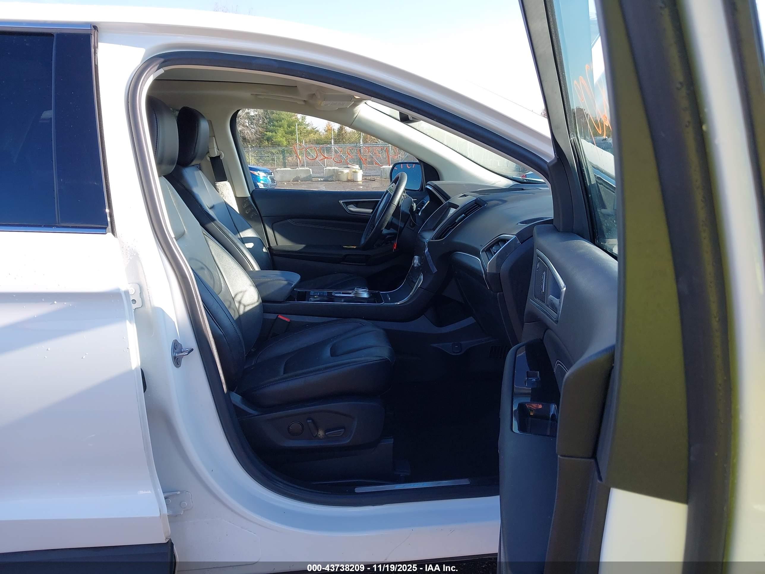 FORD EDGE image 5