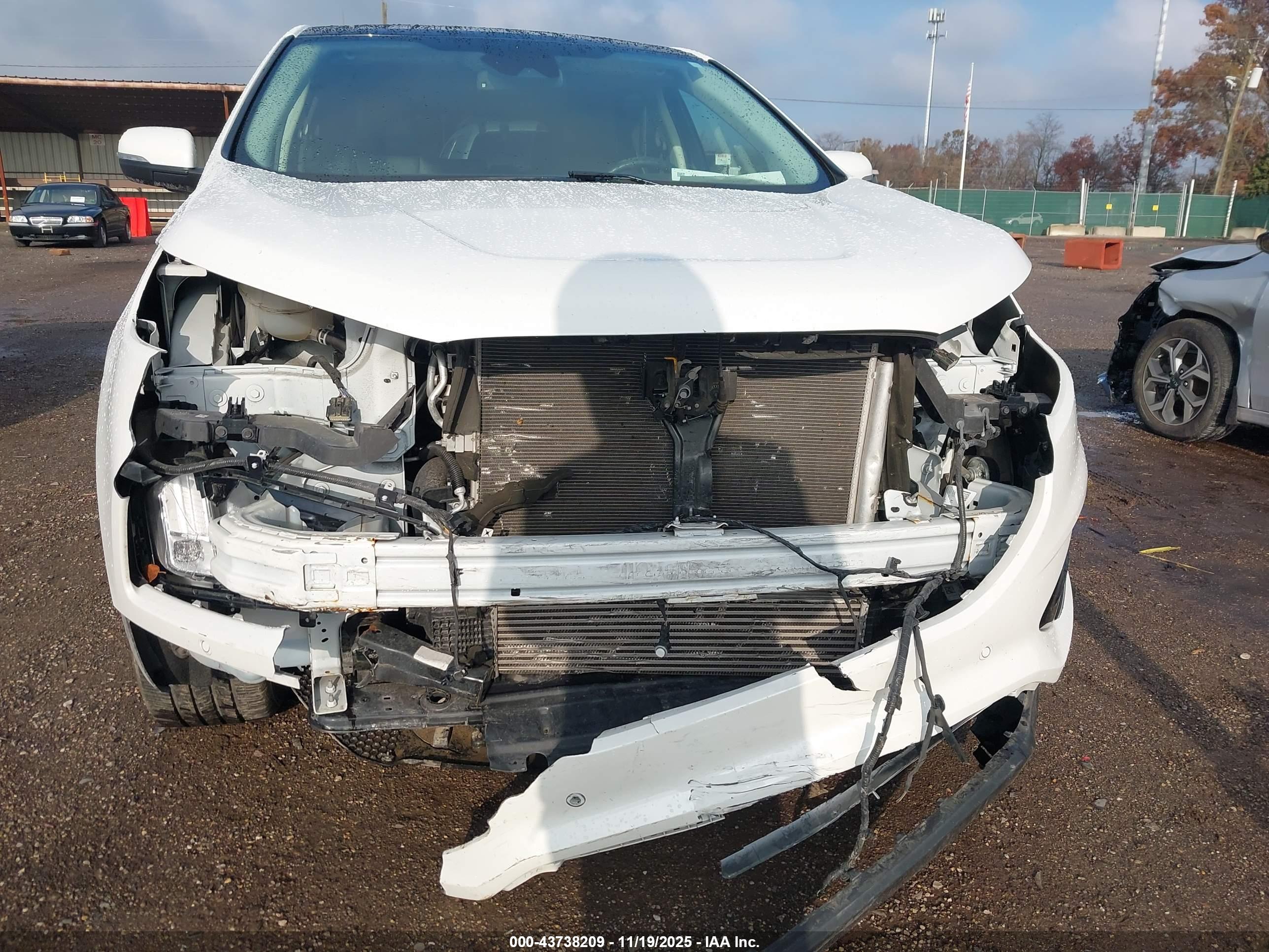 FORD EDGE image 6