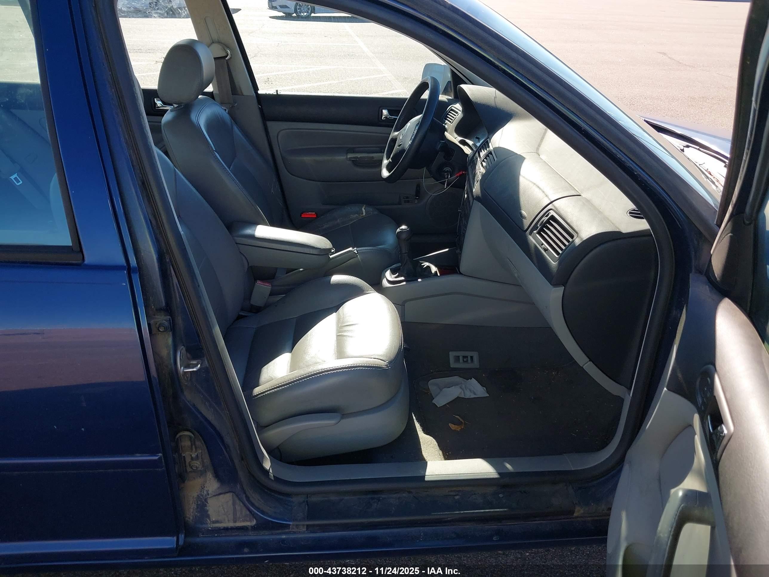 VOLKSWAGEN JETTA image 5