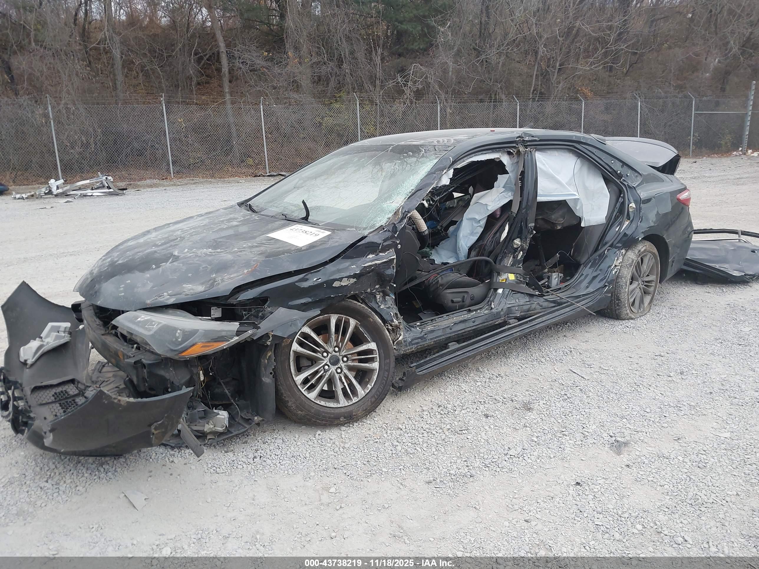 TOYOTA CAMRY image 2