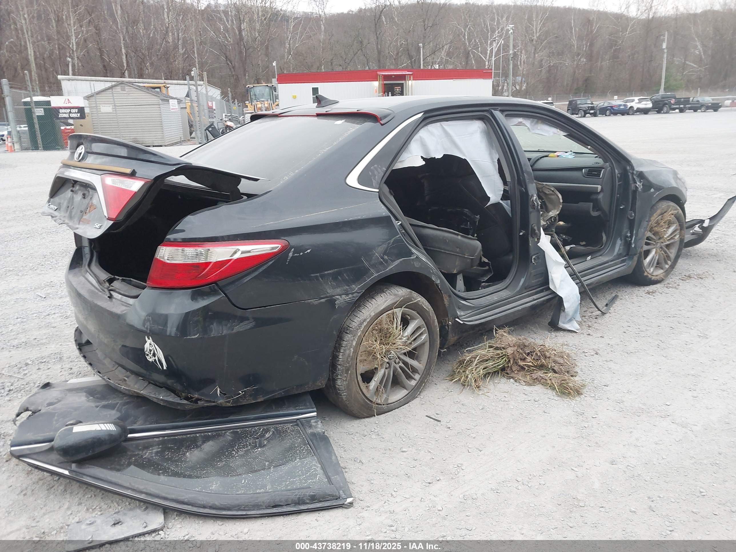 TOYOTA CAMRY image 4