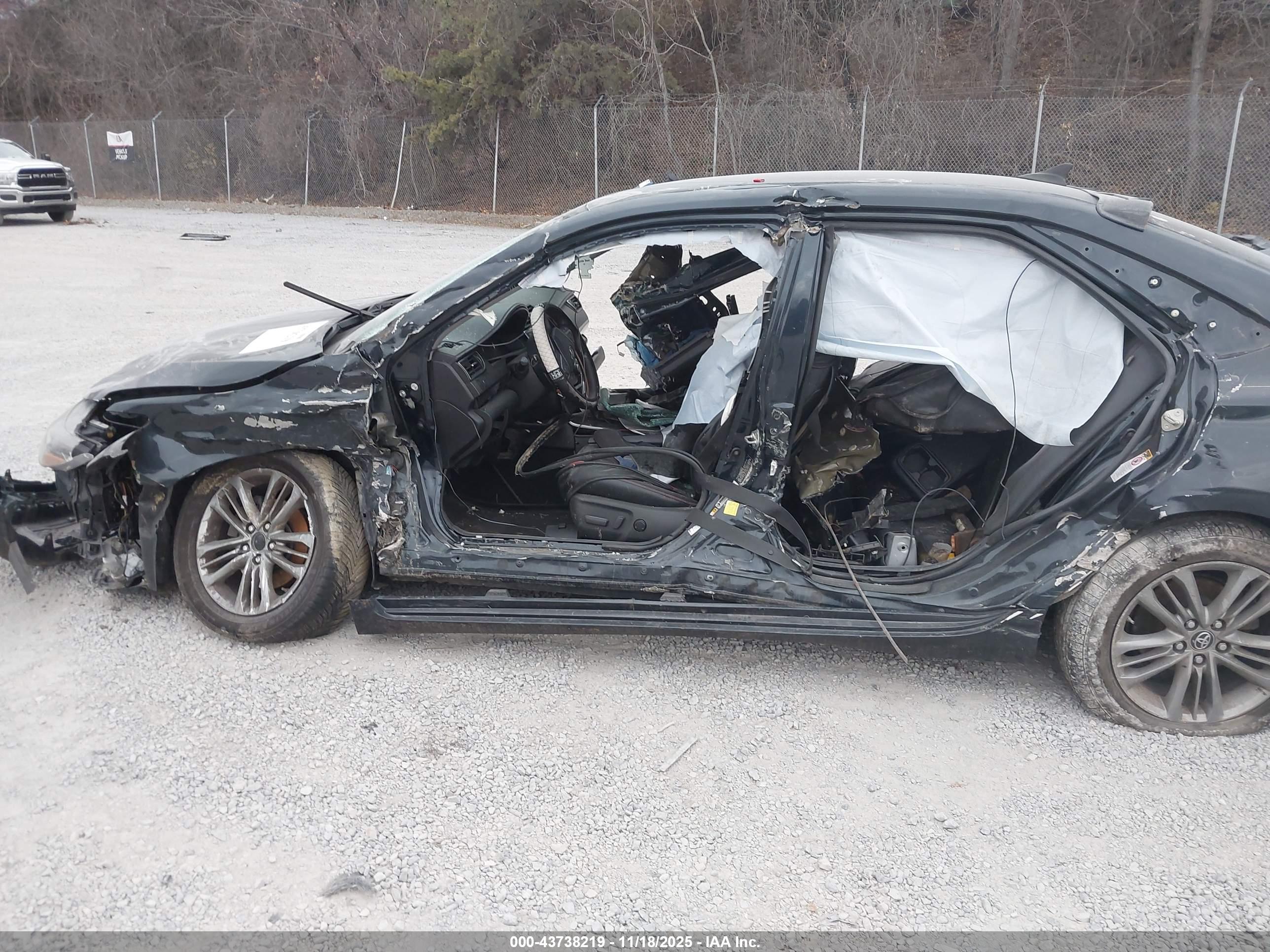 TOYOTA CAMRY image 6
