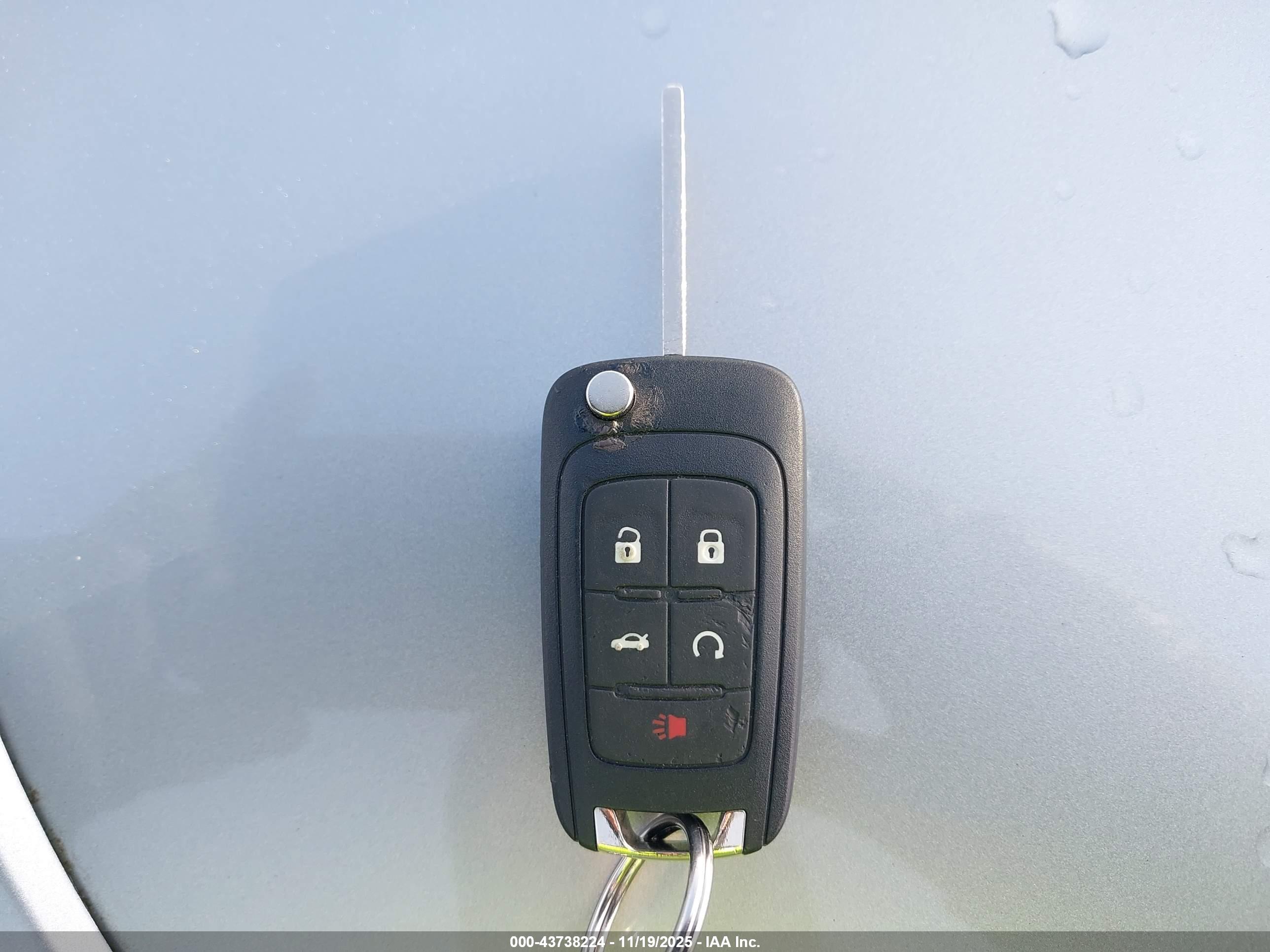 BUICK LACROSSE image 11