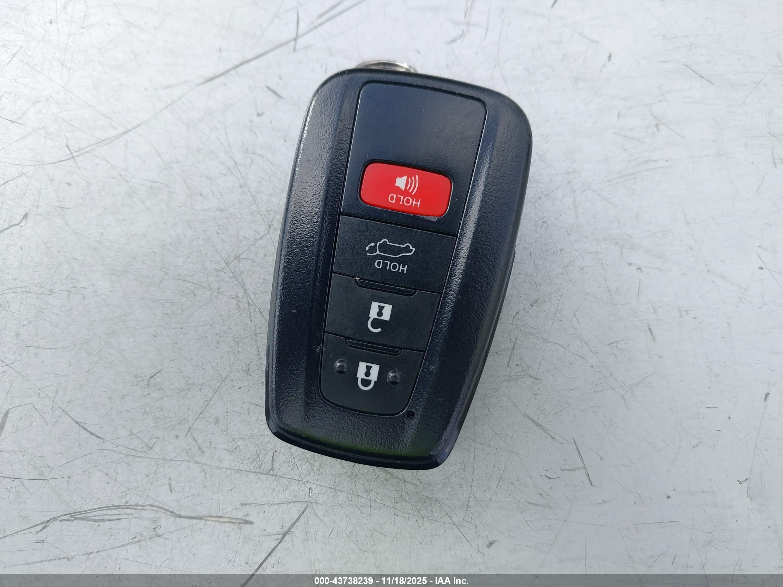 TOYOTA RAV4 image 11