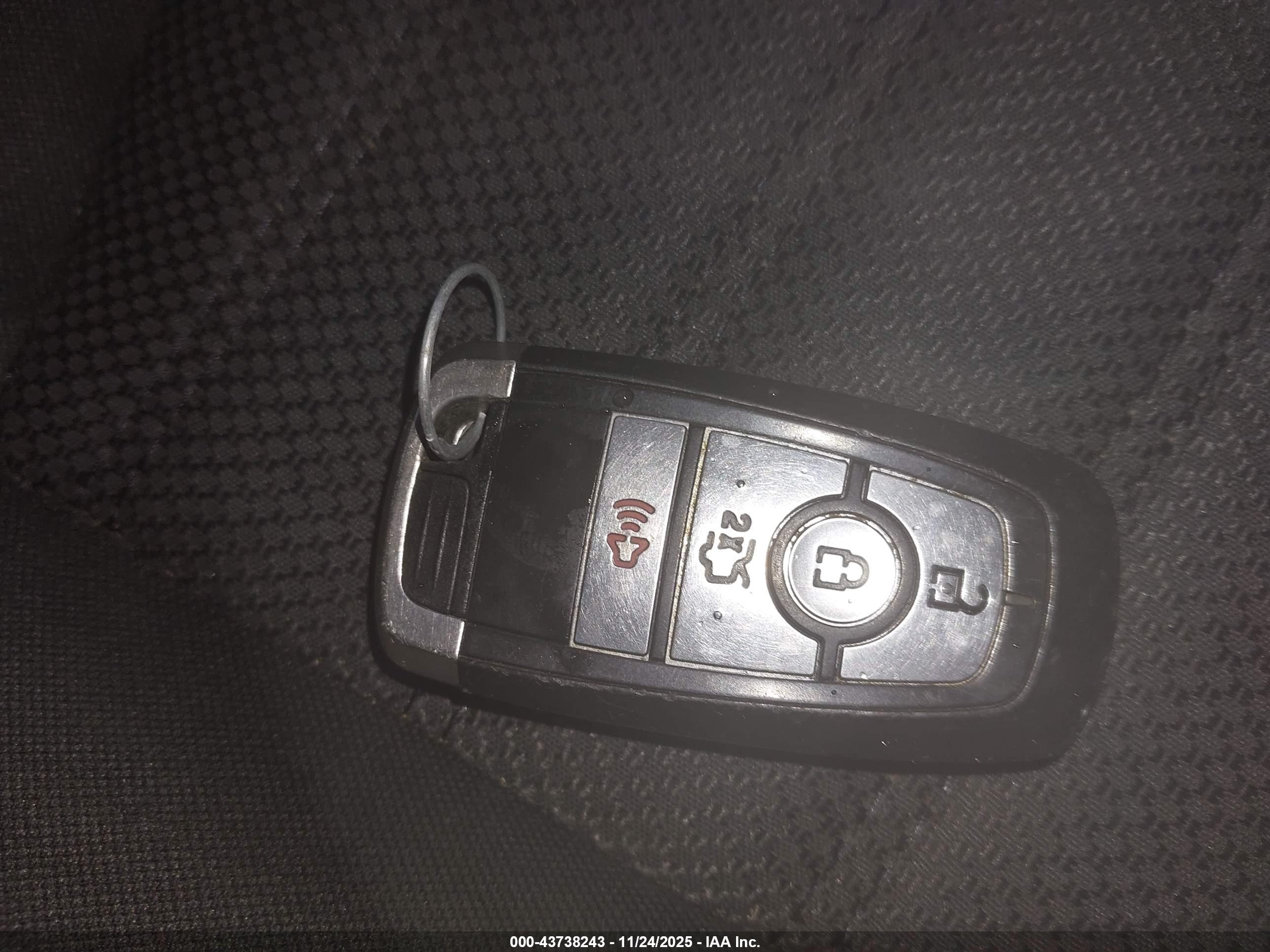 FORD FUSION image 11
