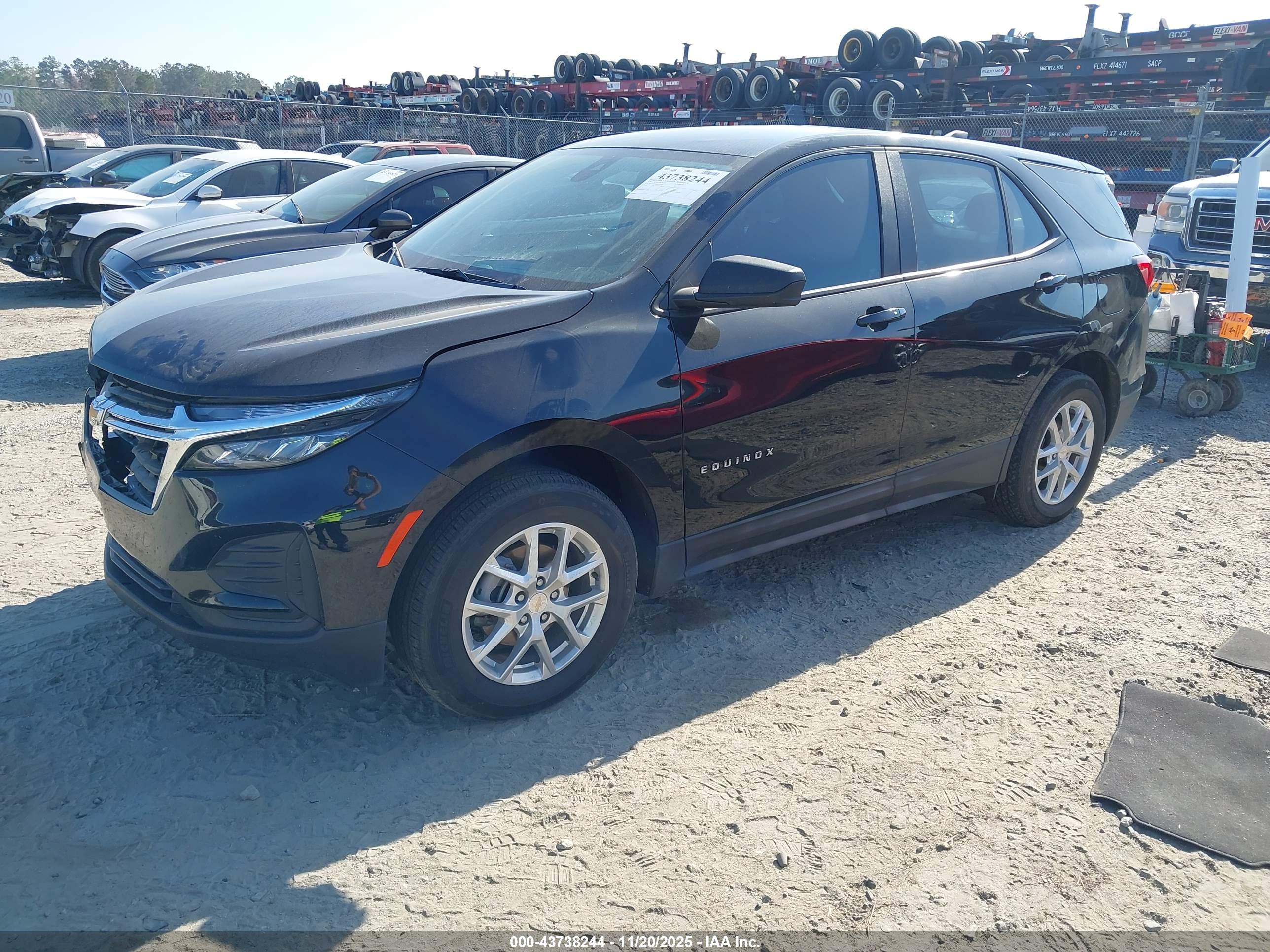 CHEVROLET EQUINOX image 2