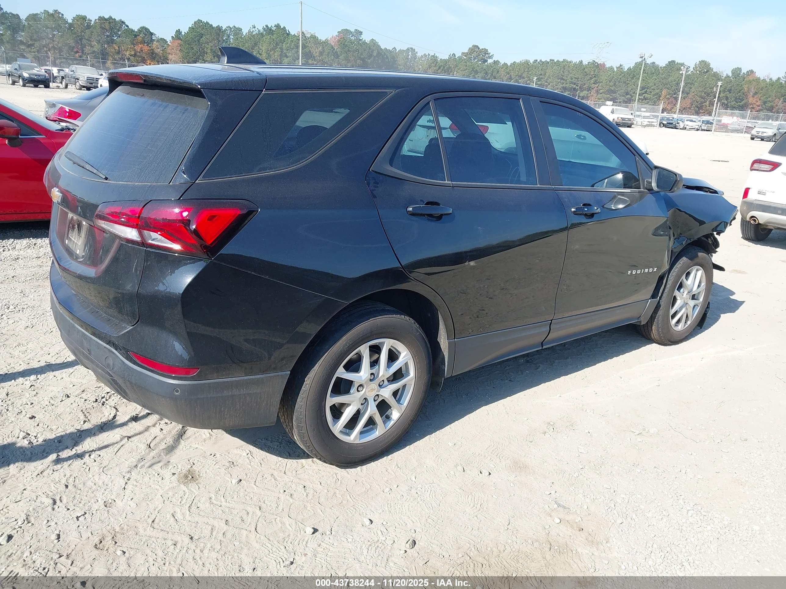 CHEVROLET EQUINOX image 4