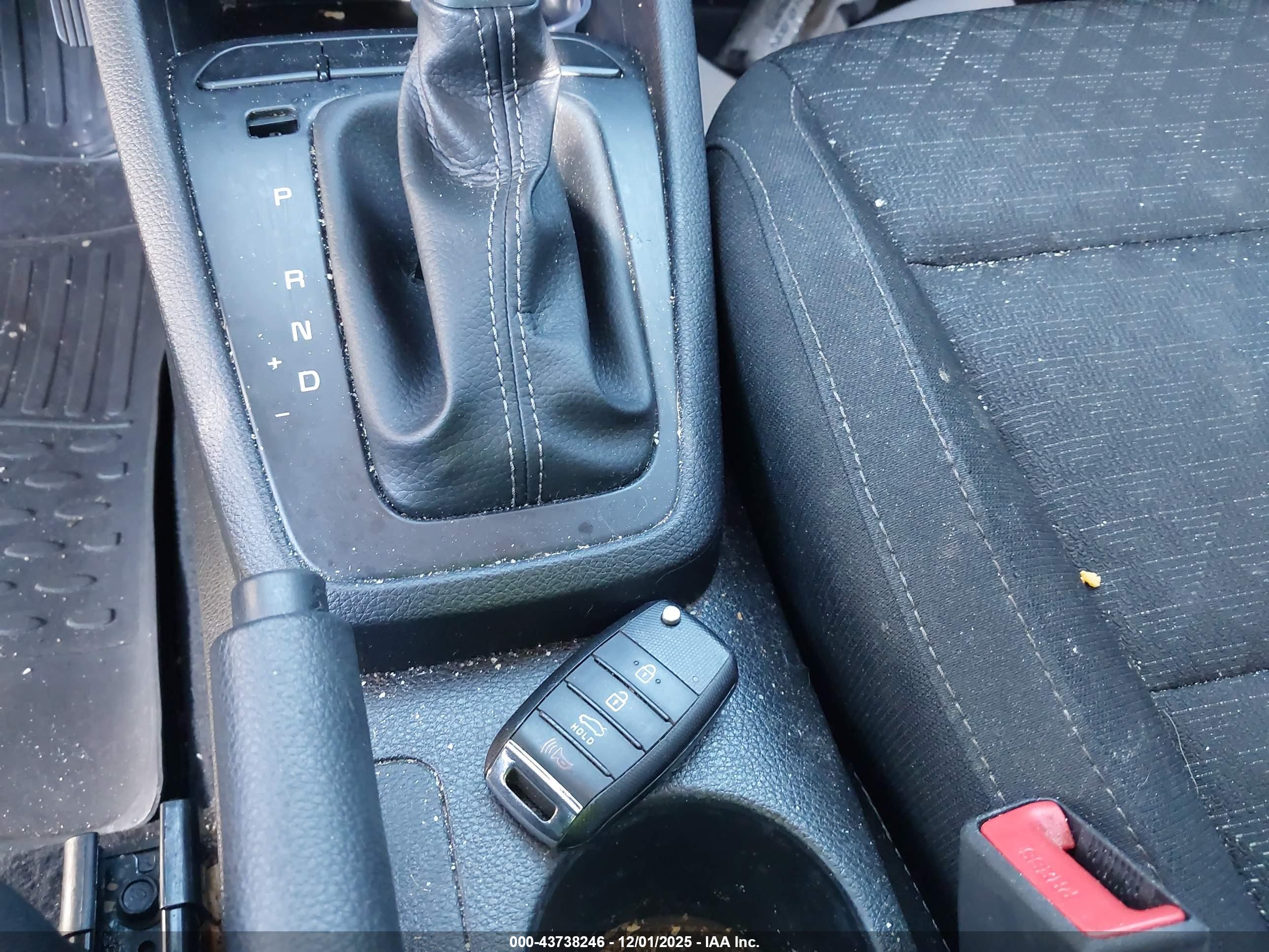 KIA RIO image 11