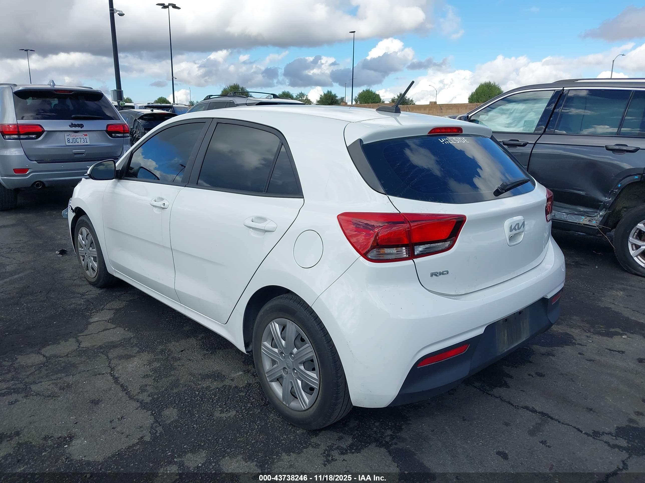 KIA RIO image 3