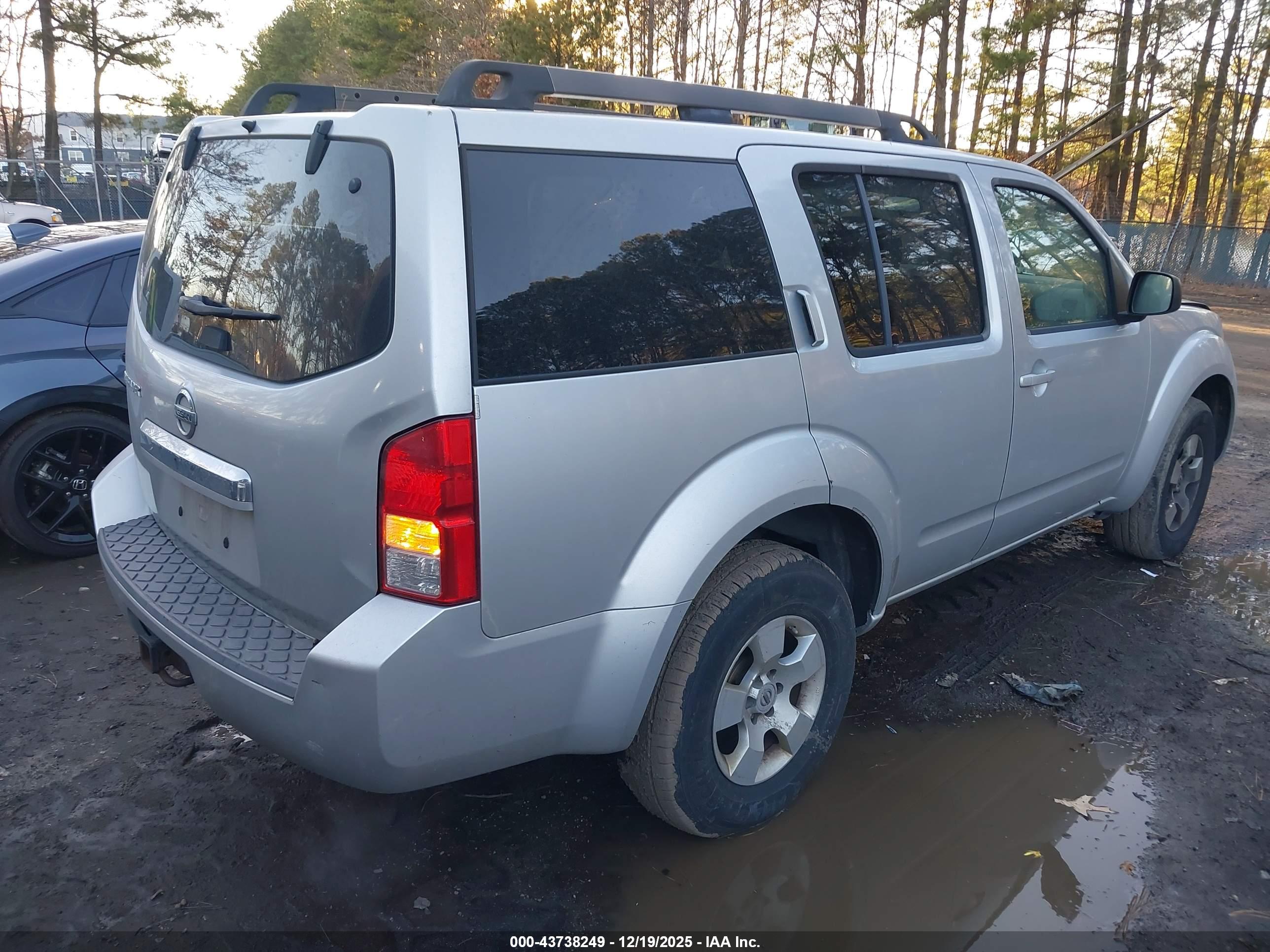 NISSAN PATHFINDER image 4