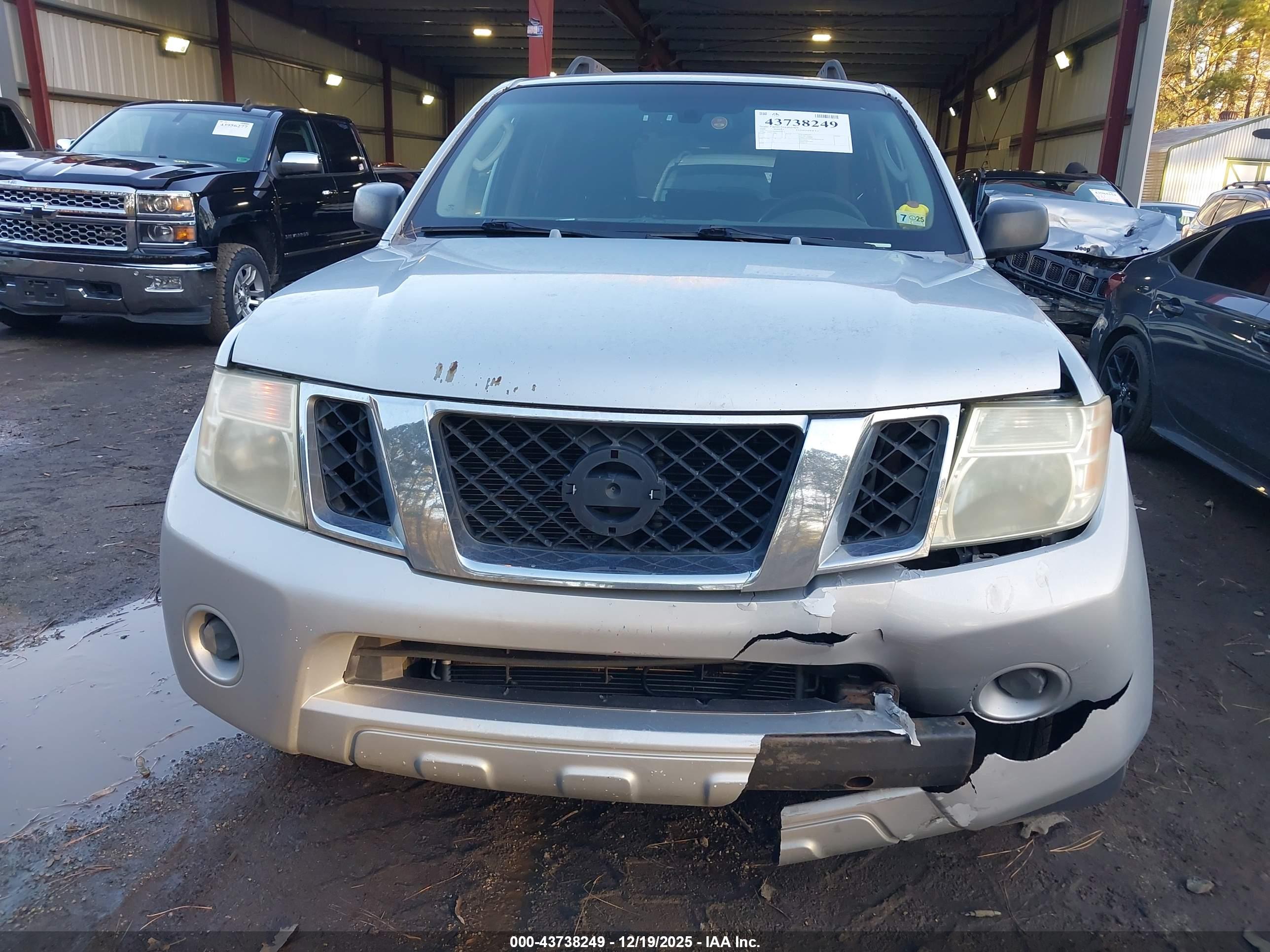 NISSAN PATHFINDER image 6