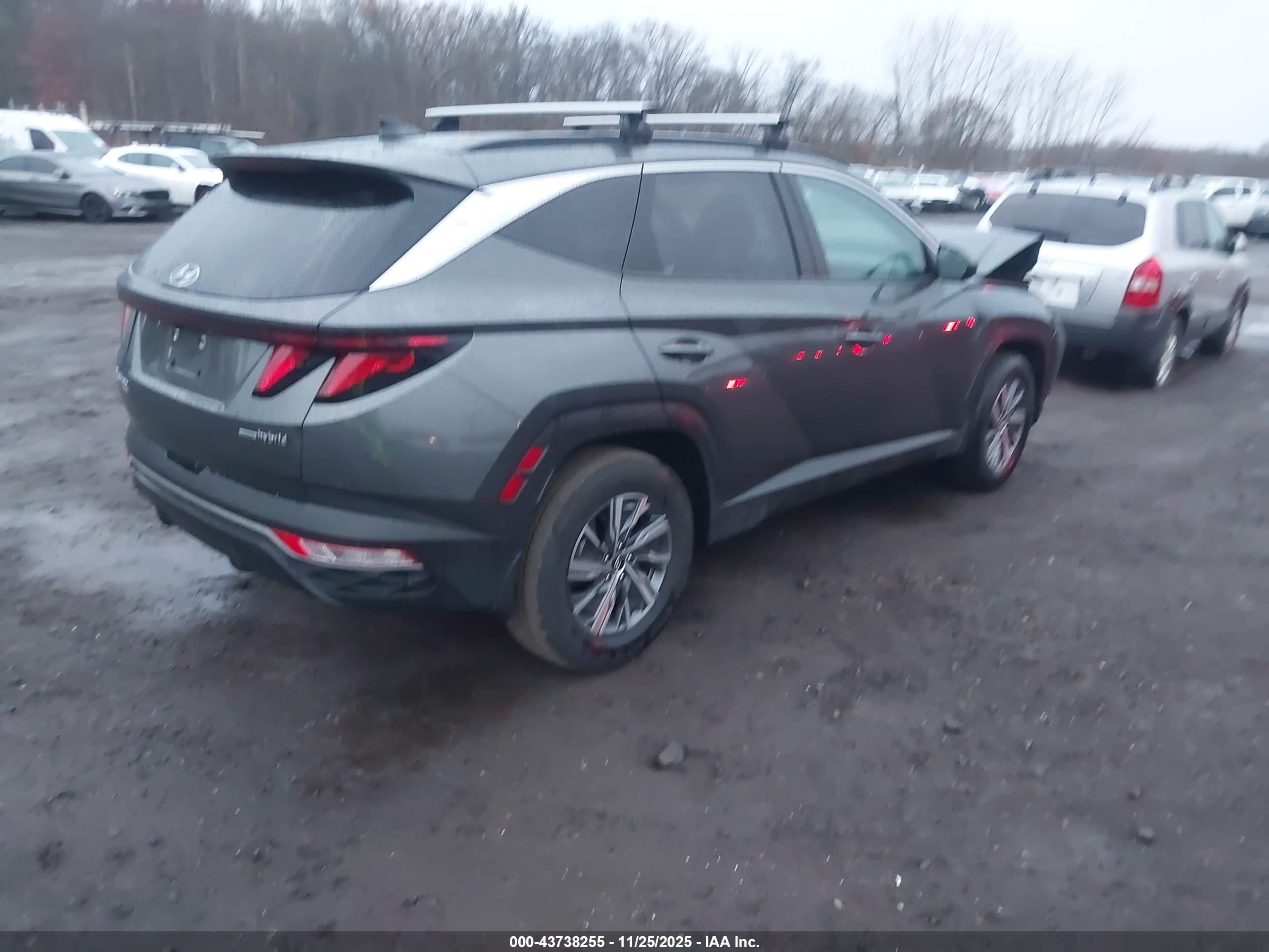 HYUNDAI TUCSON image 4