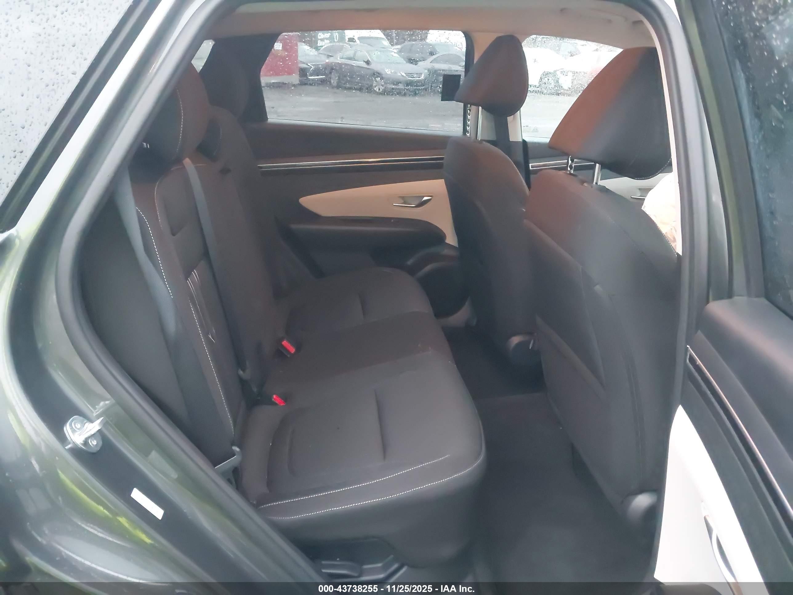 HYUNDAI TUCSON image 8