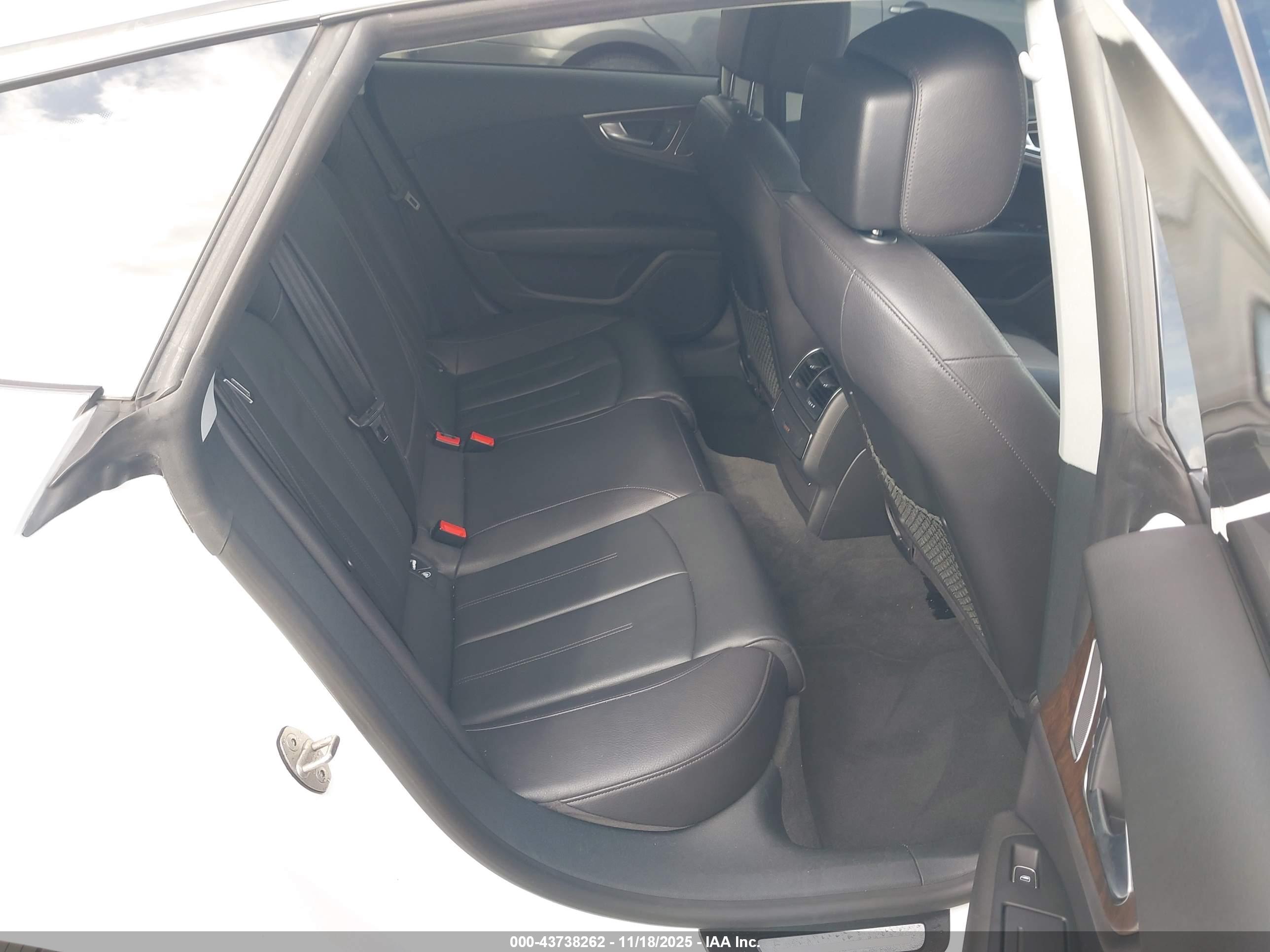 AUDI A7 image 8