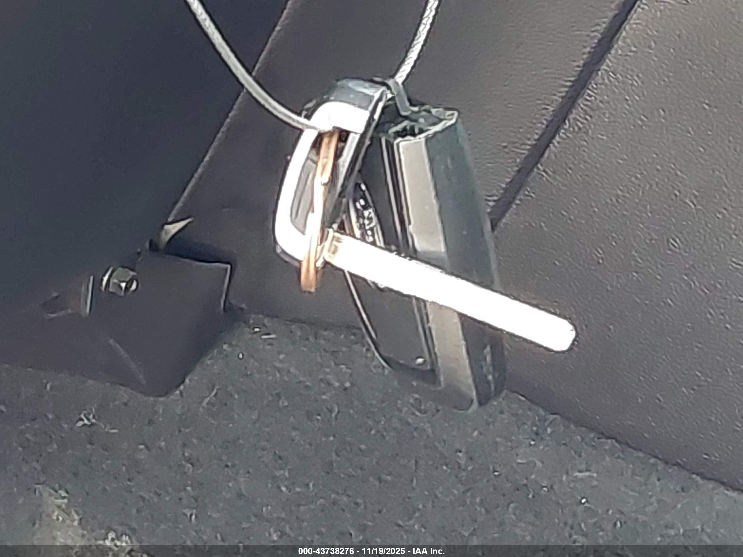 FORD EXPLORER image 11