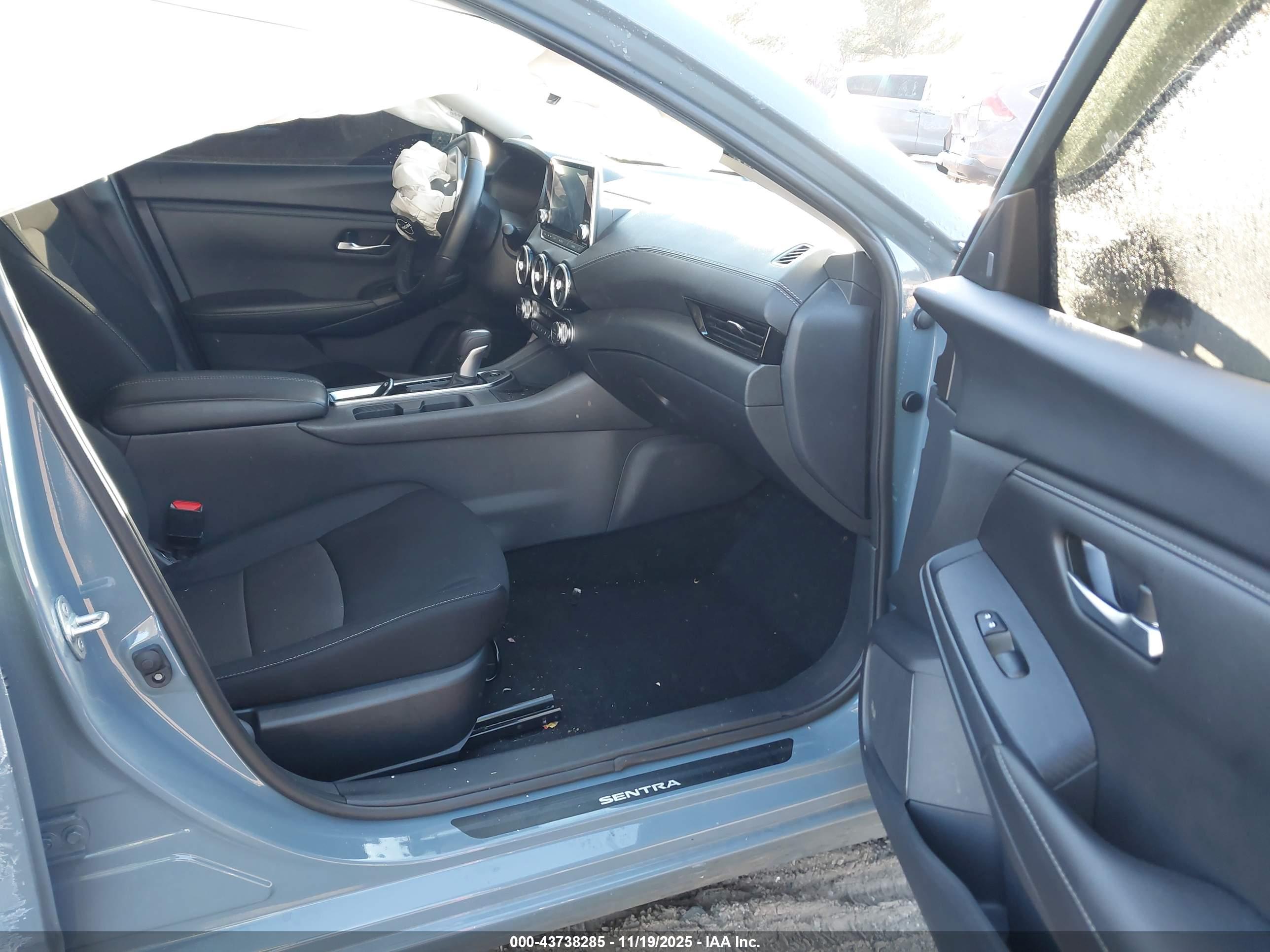 NISSAN SENTRA image 5