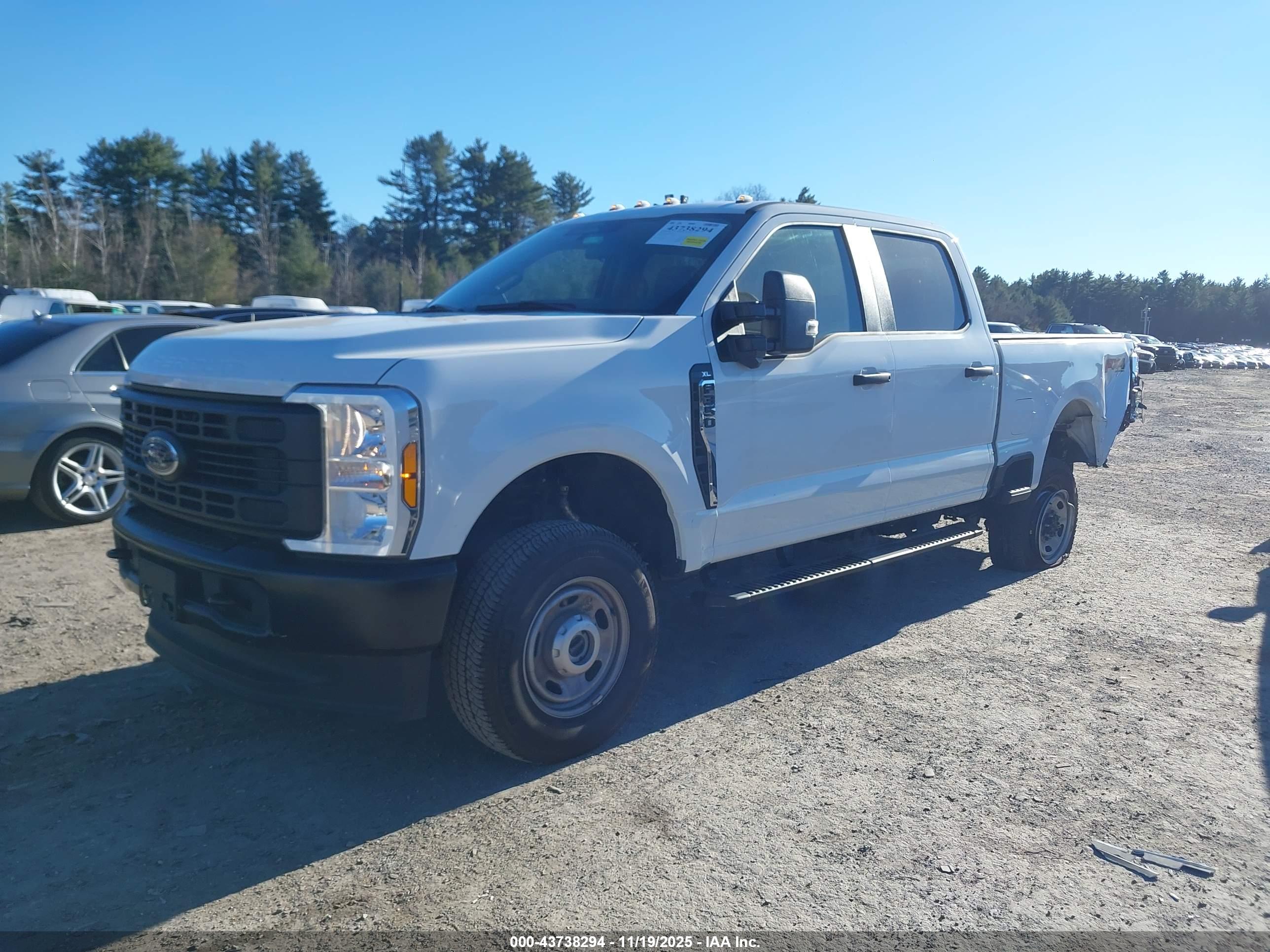 FORD F-350 image 2