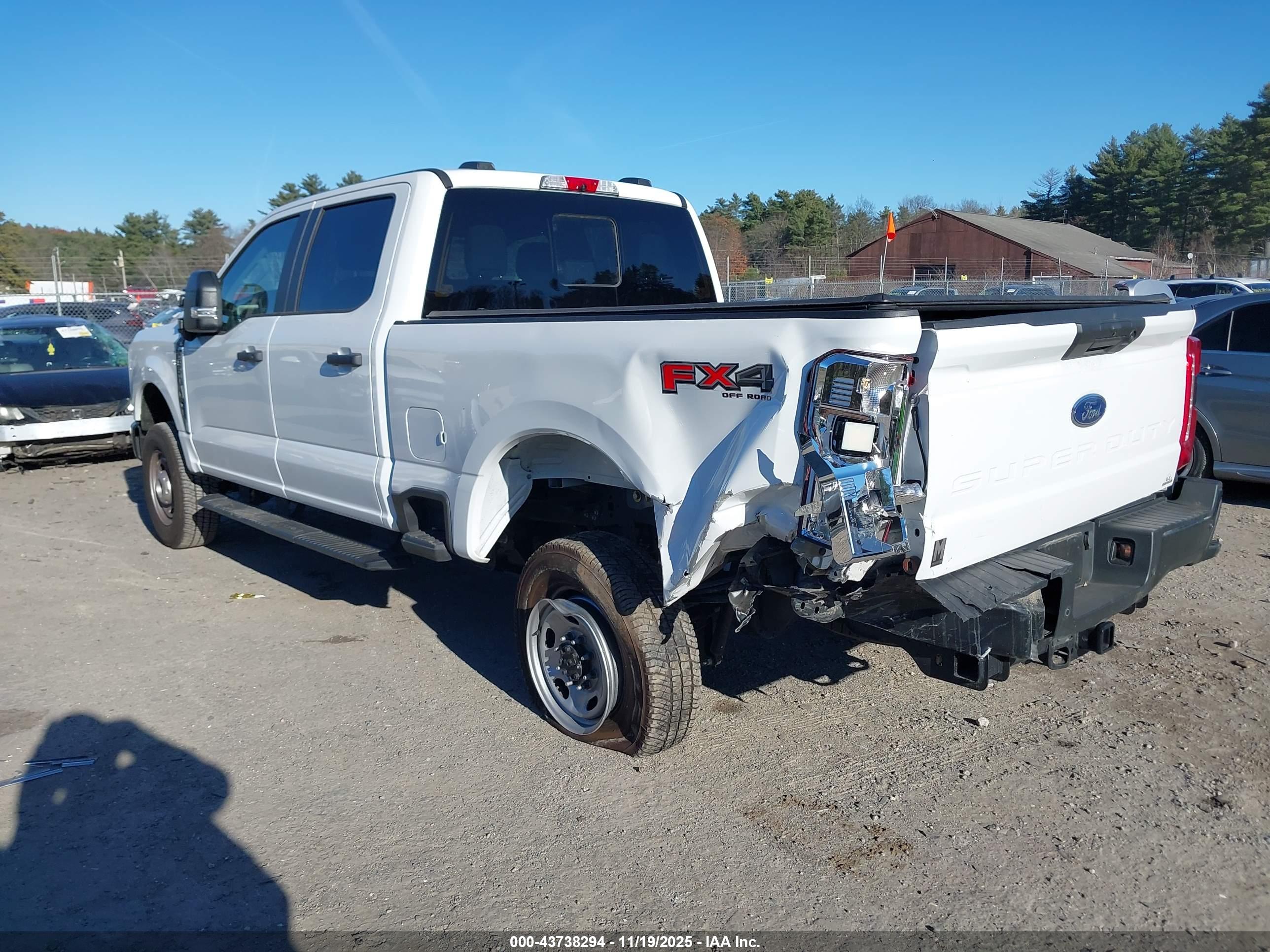 FORD F-350 image 3