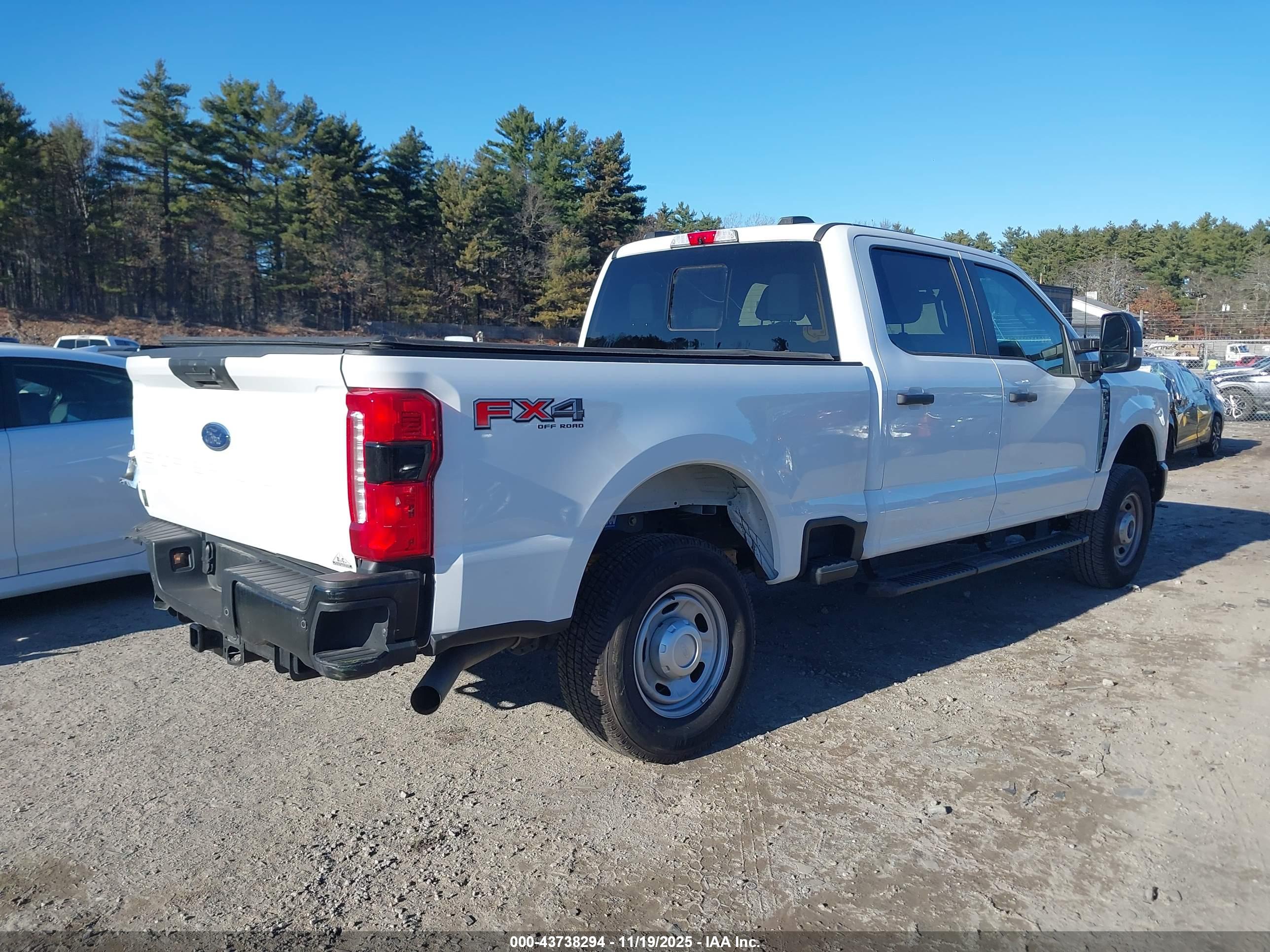 FORD F-350 image 4
