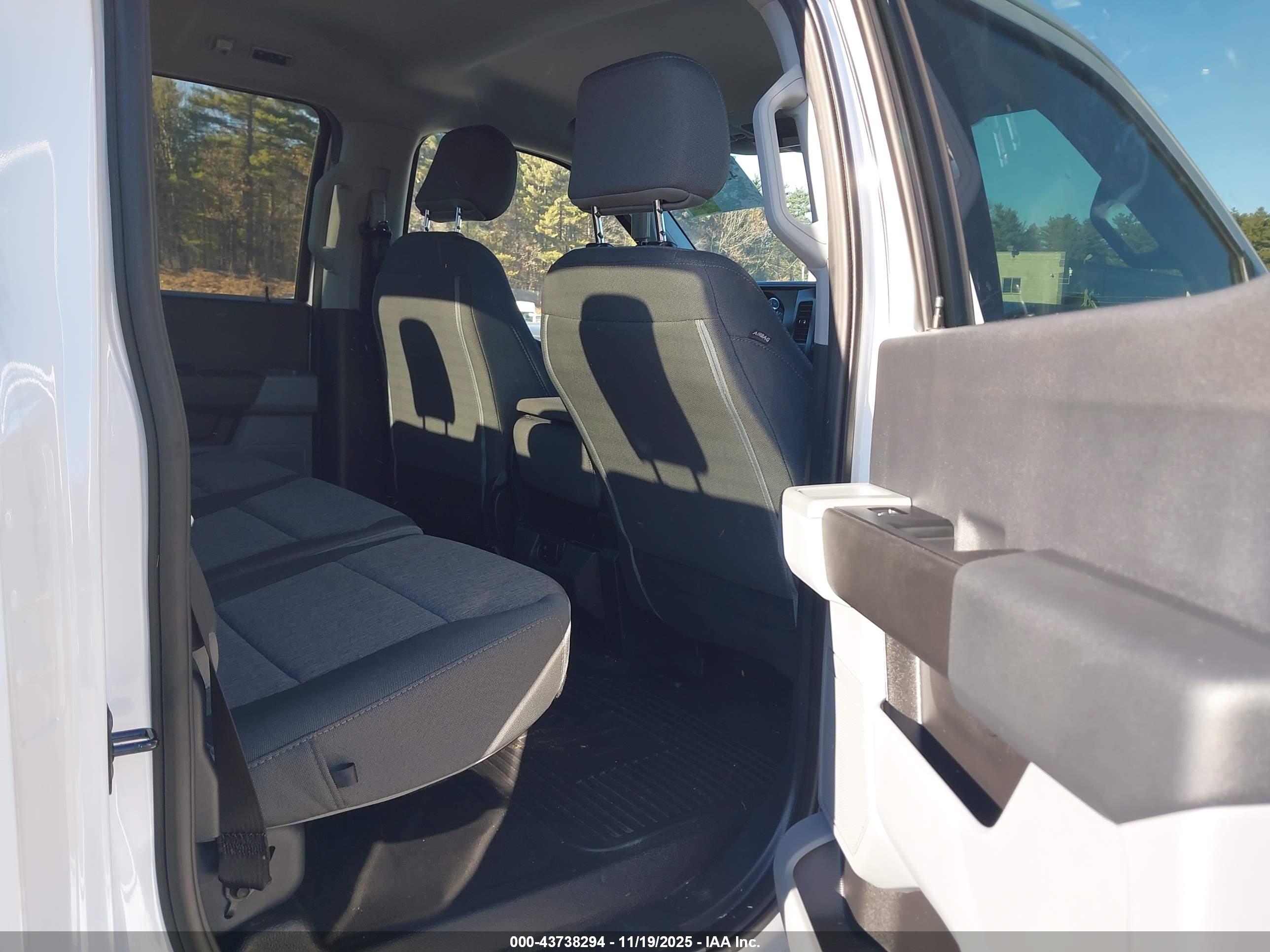 FORD F-350 image 8