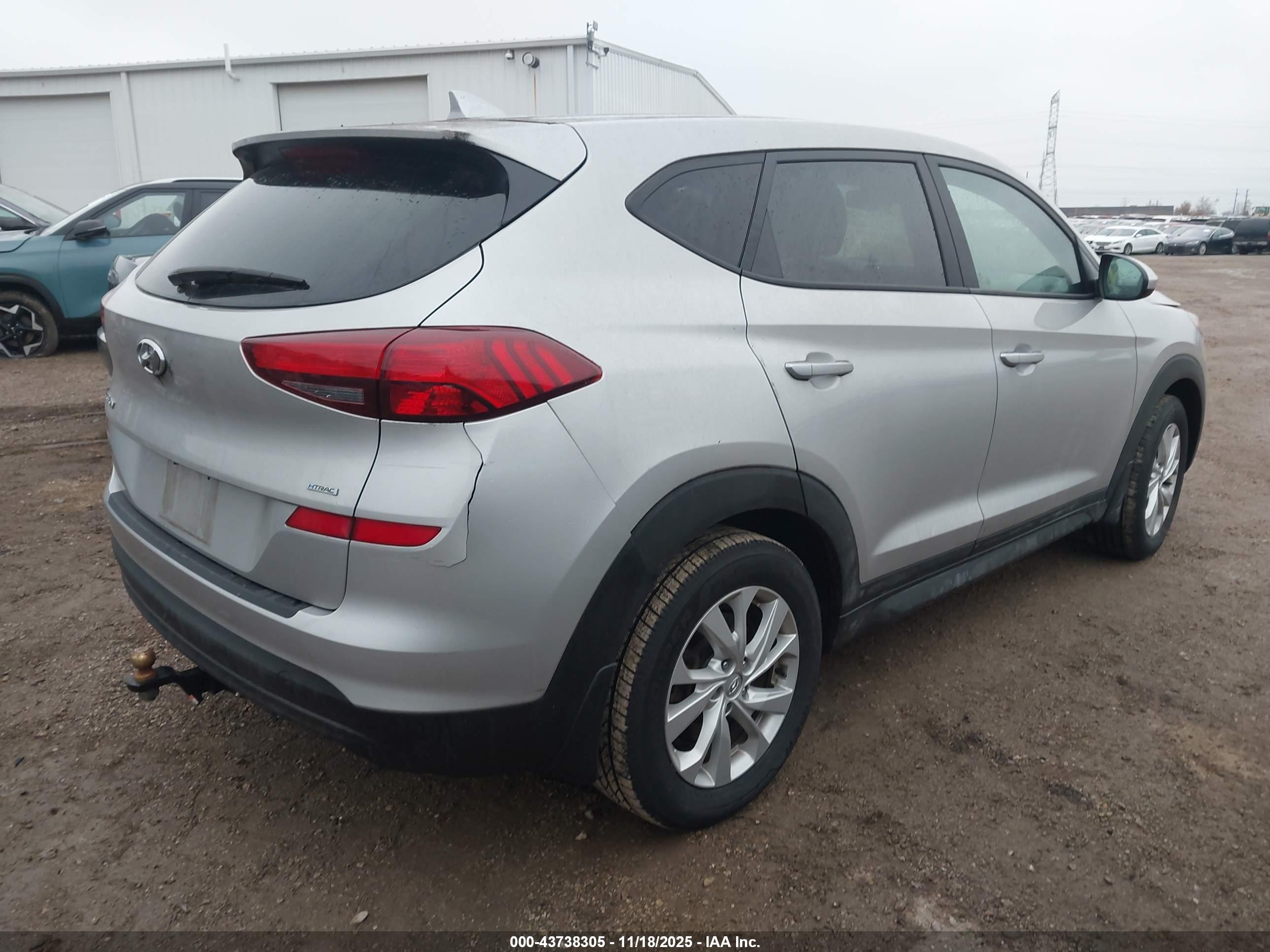 HYUNDAI TUCSON image 4
