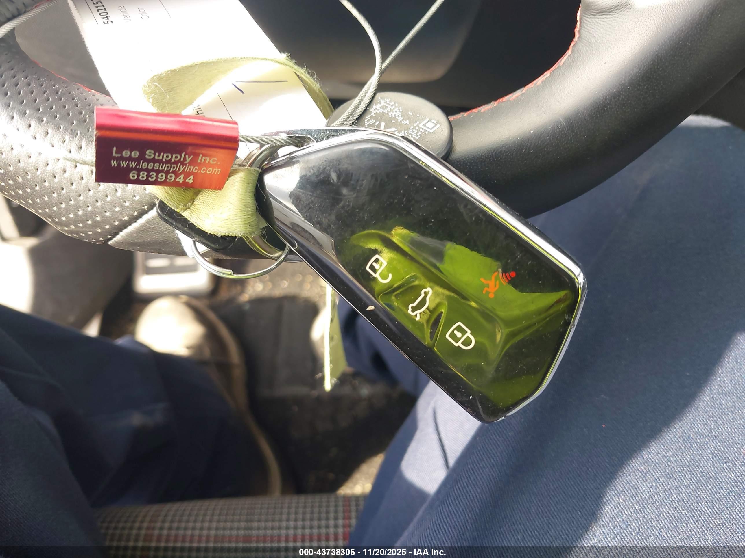 VOLKSWAGEN GOLF image 11