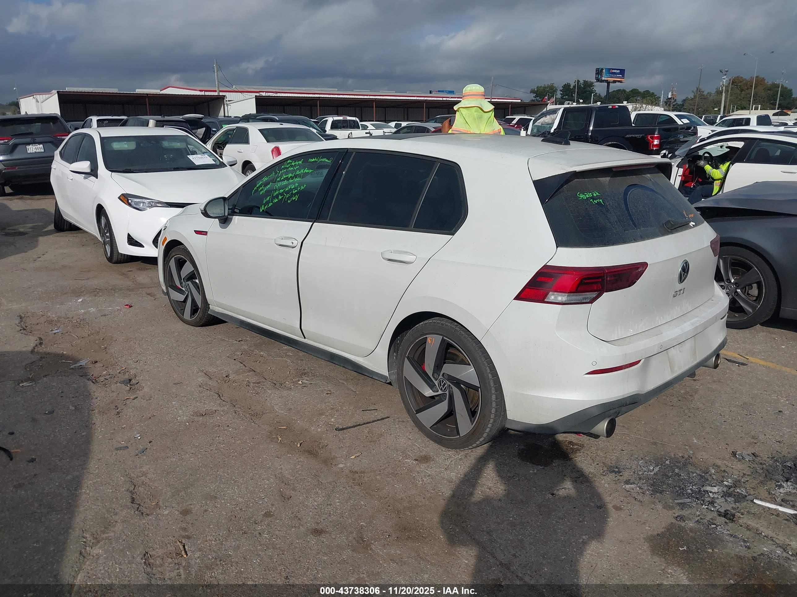 VOLKSWAGEN GOLF image 3