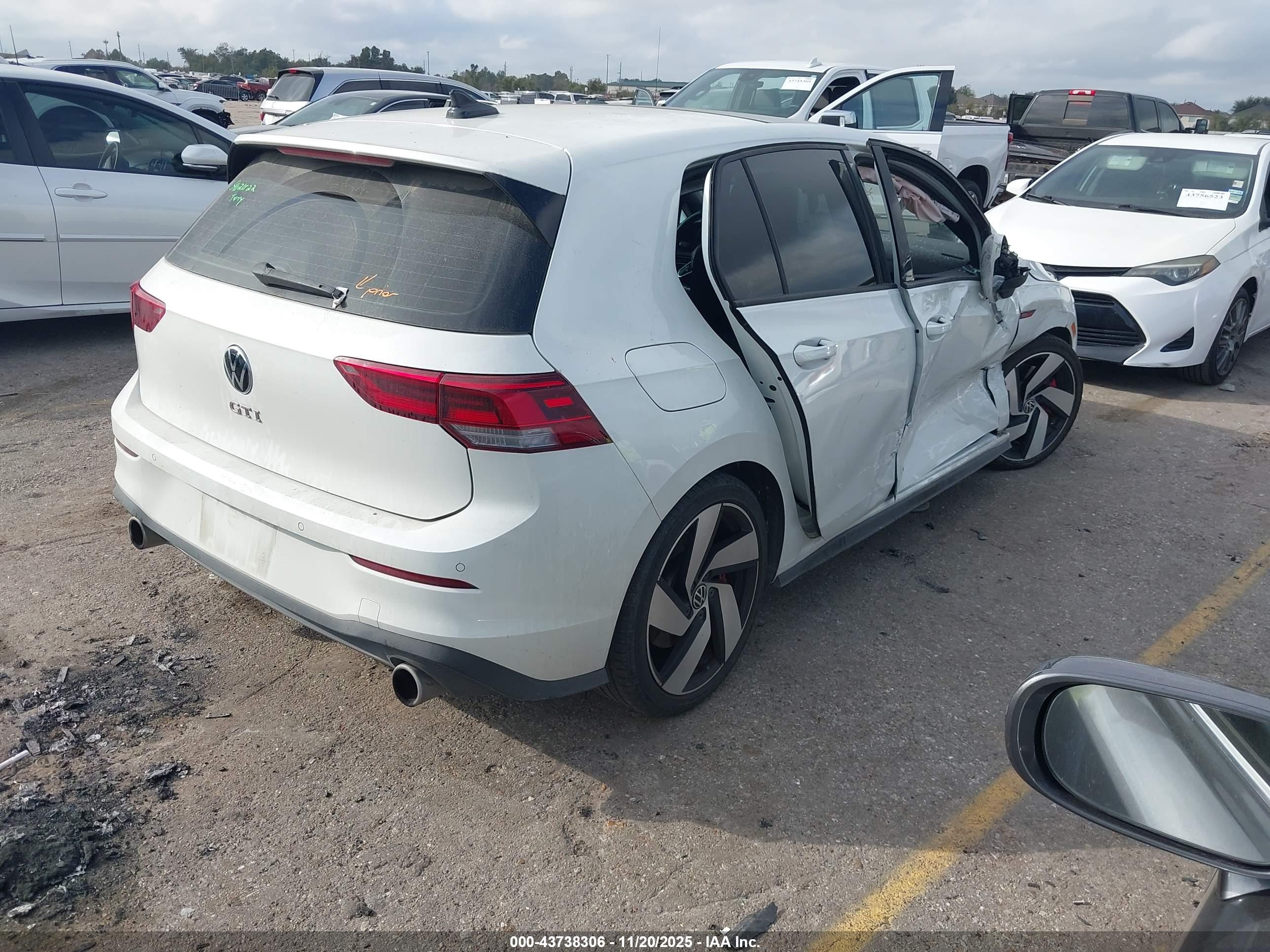 VOLKSWAGEN GOLF image 4