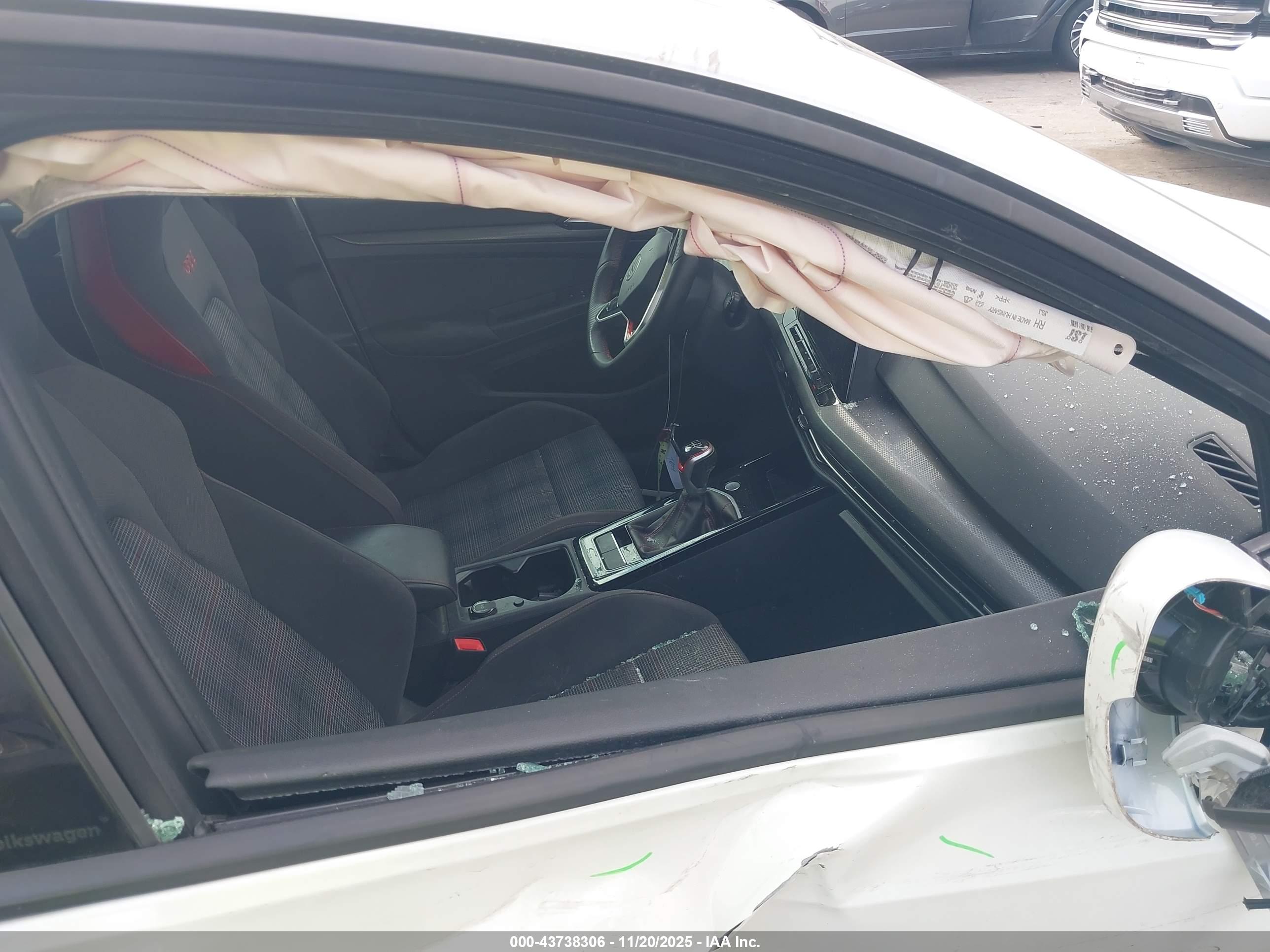 VOLKSWAGEN GOLF image 5