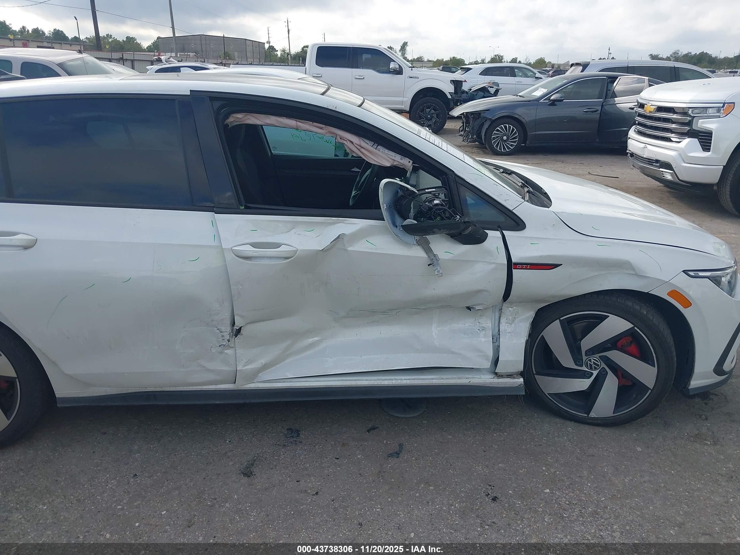 VOLKSWAGEN GOLF image 6